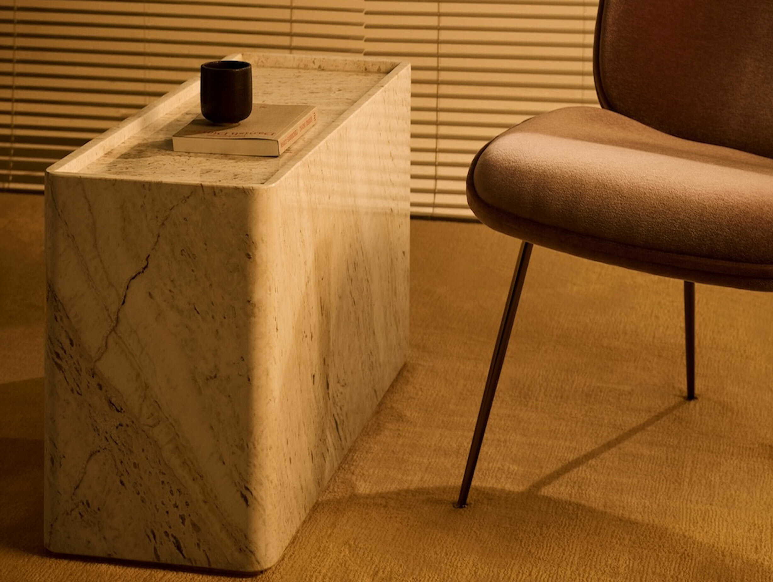 Gubi gamfratesi pietra table story 4