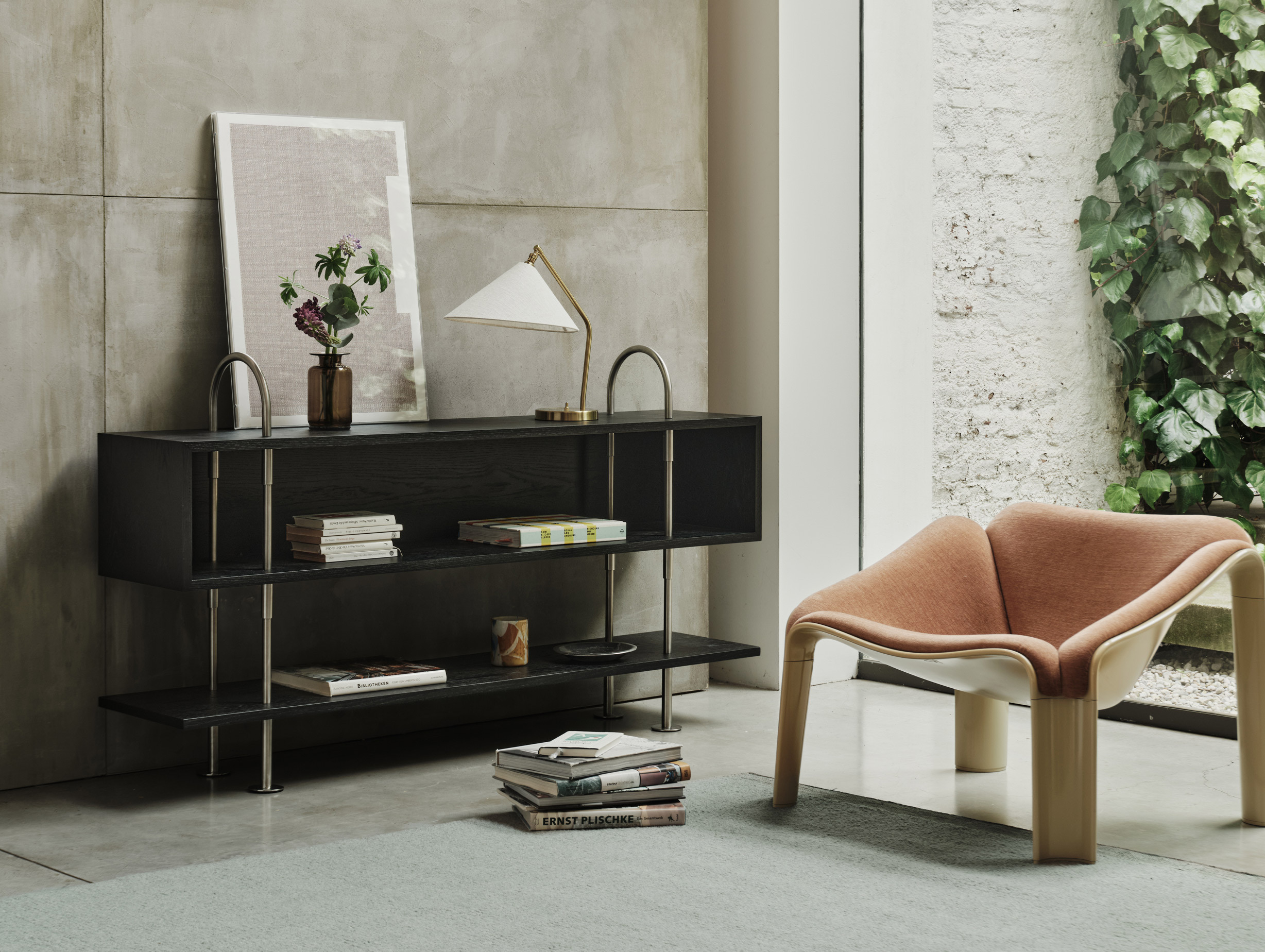 Gubi greta grossman grashoppa table lamp canvas lifestyle2