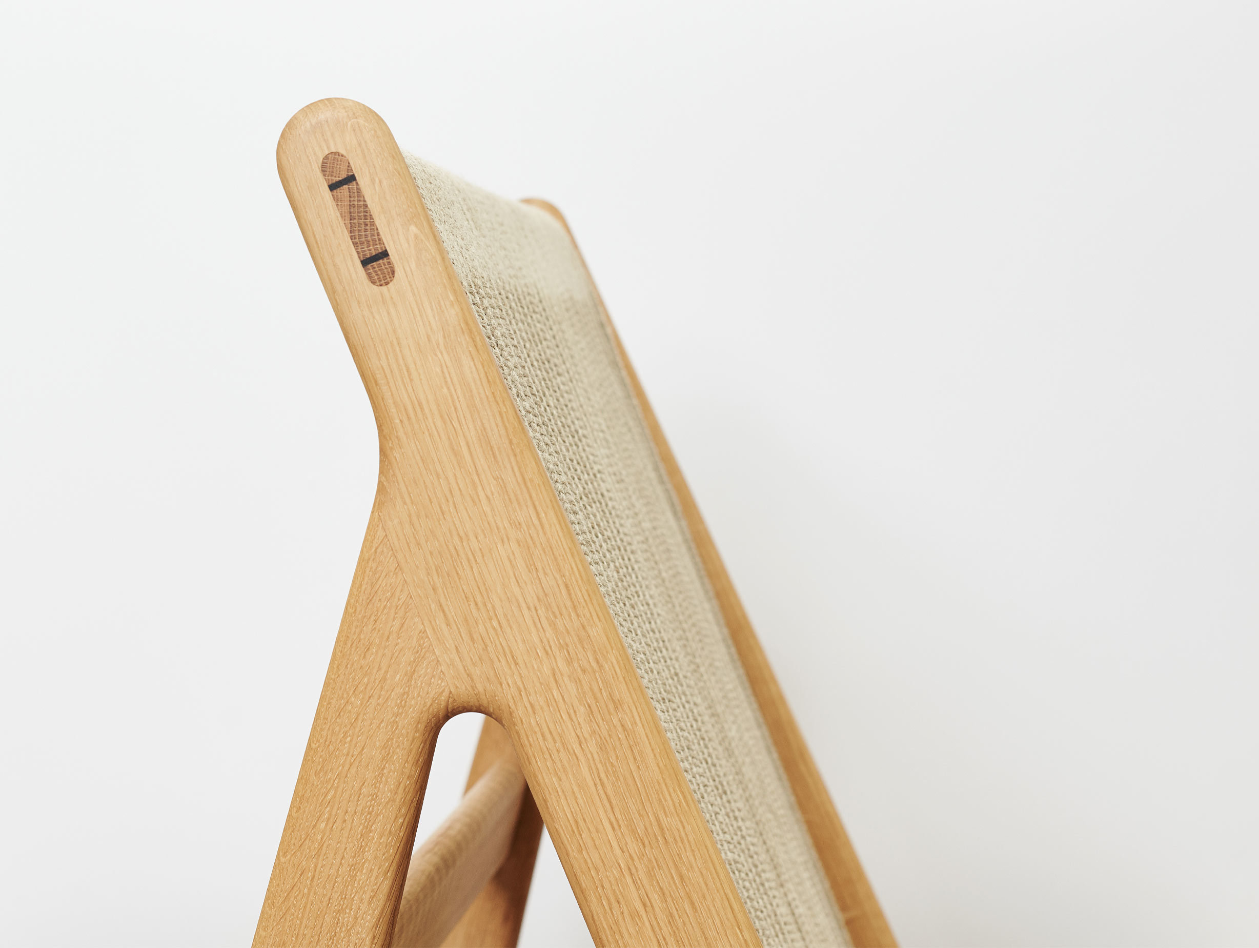 Gubi mathias steen MR01 initial chair oak detail