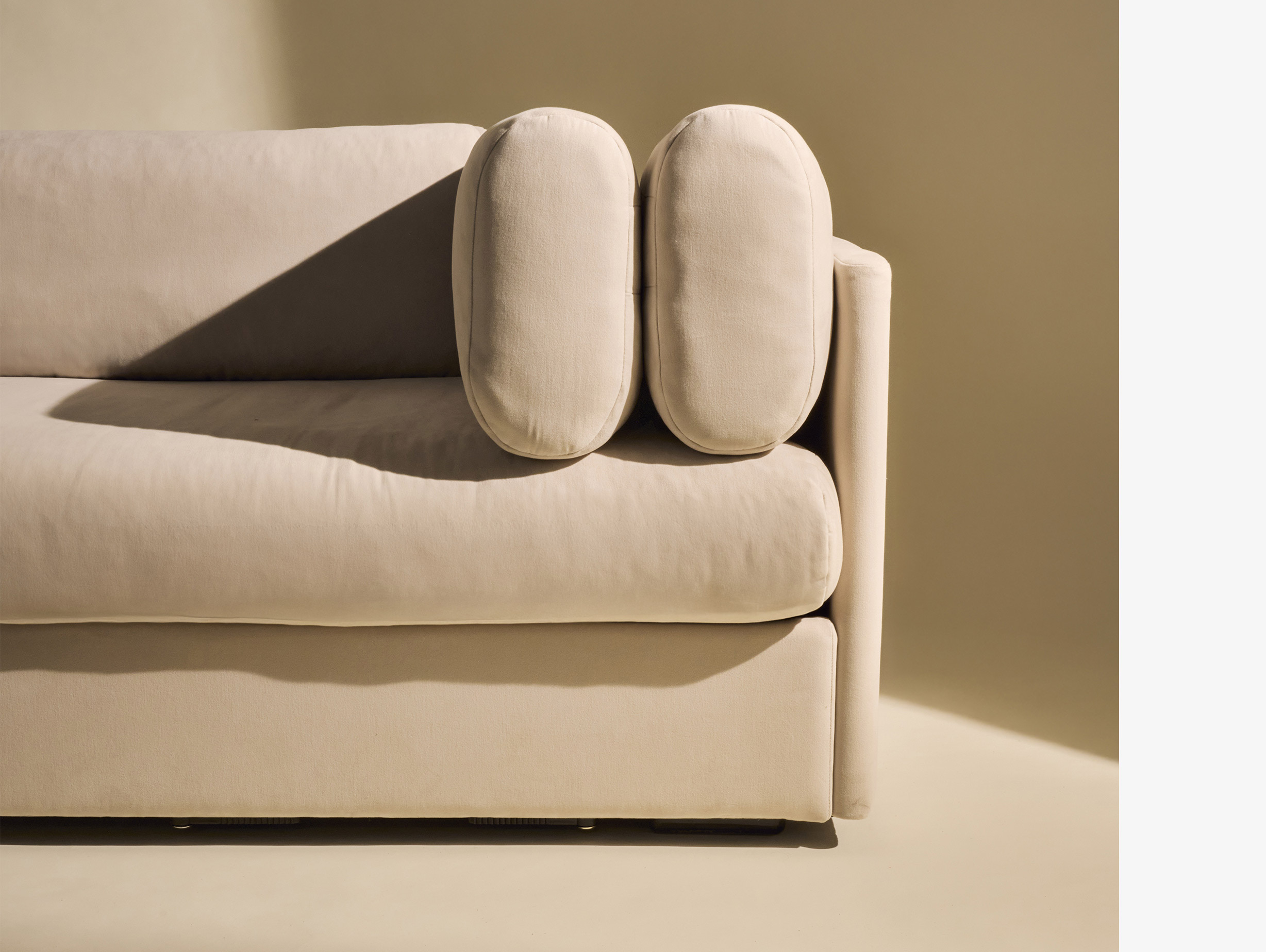 Gubi tobia scarpa elogio 3 seater sofa lifestyle