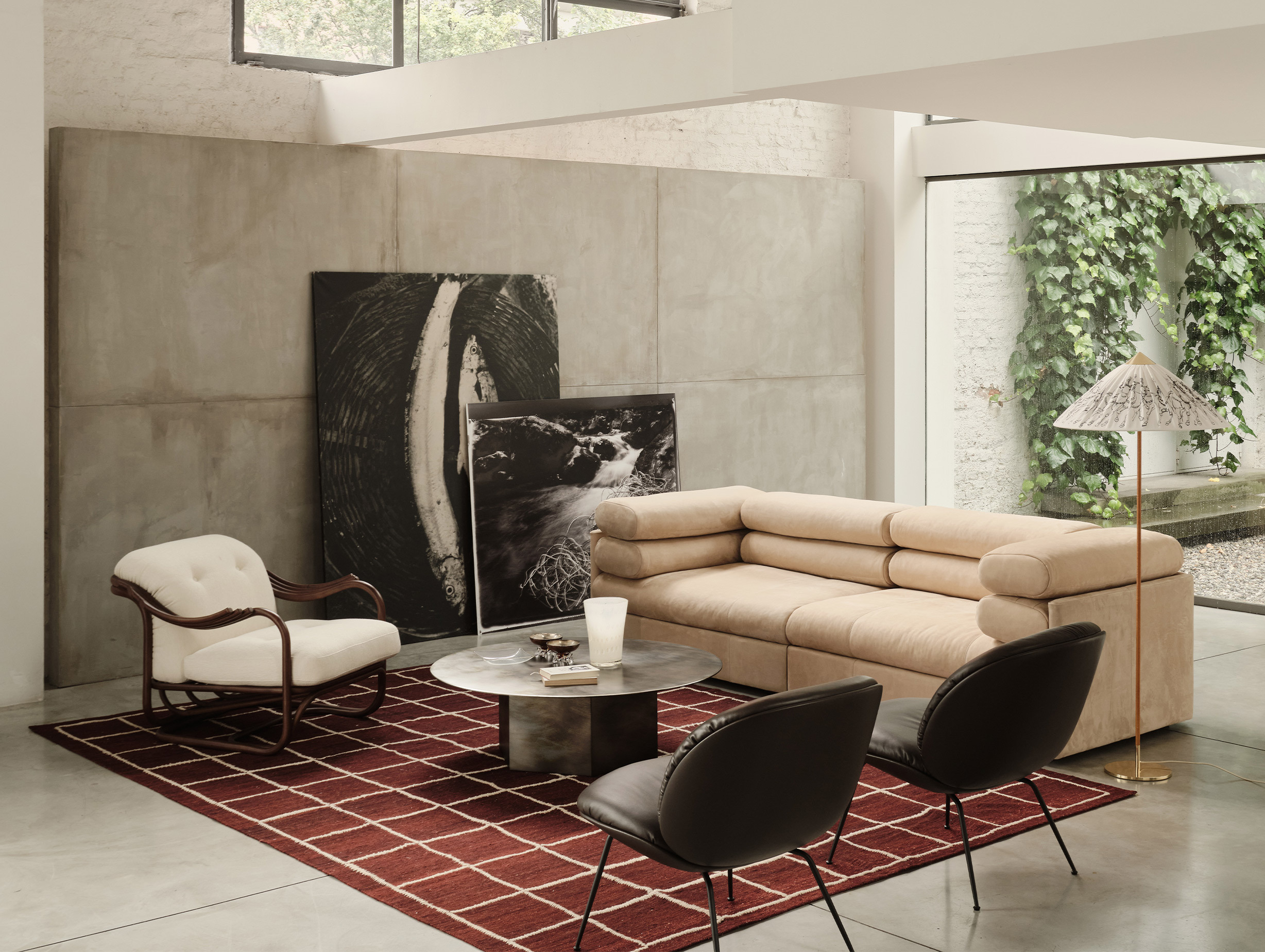 Gubi tobia scarpa elogio 3 seater sofa lifestyle2