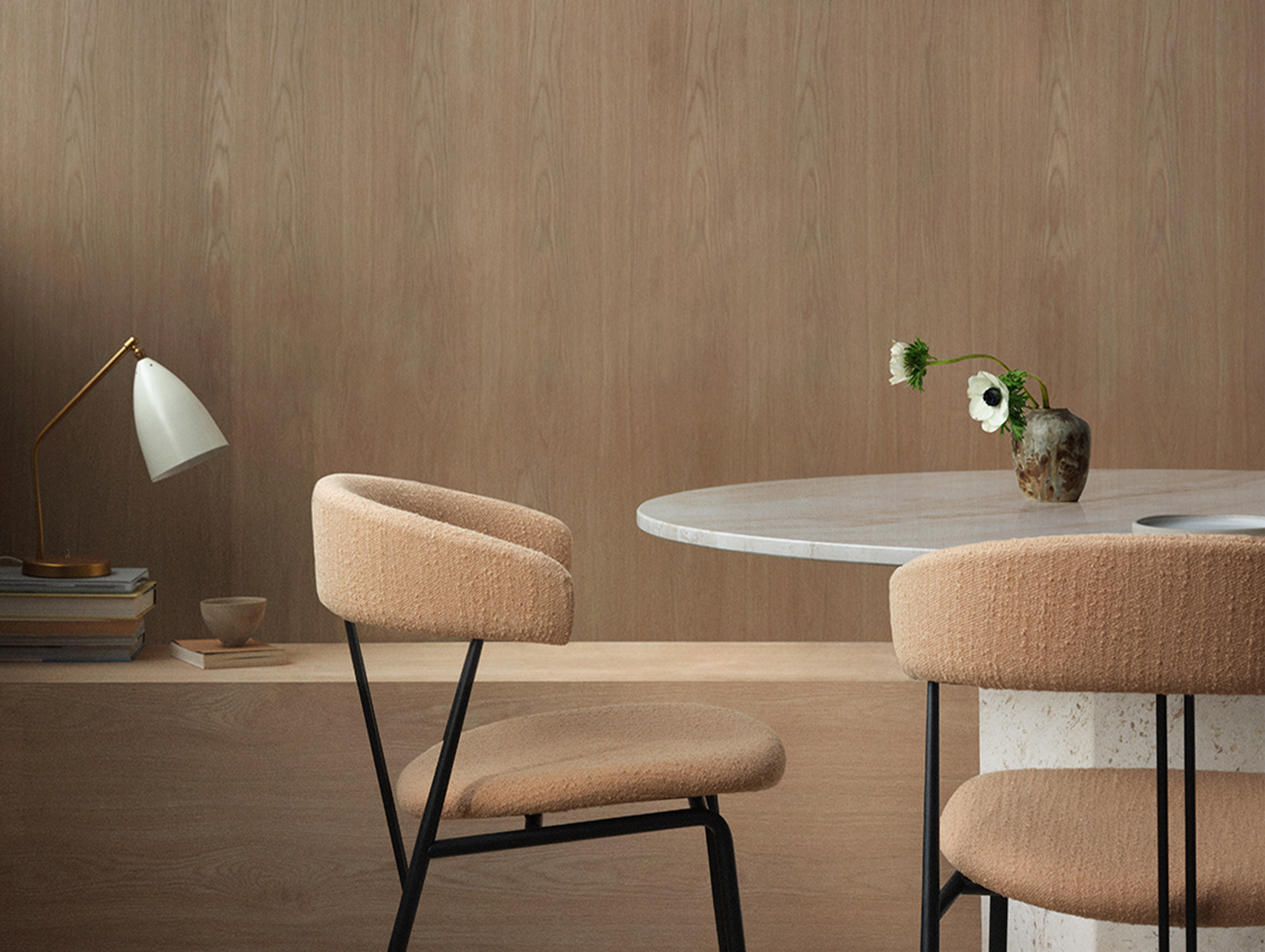 Gubi violin chair fully upholstered story 3