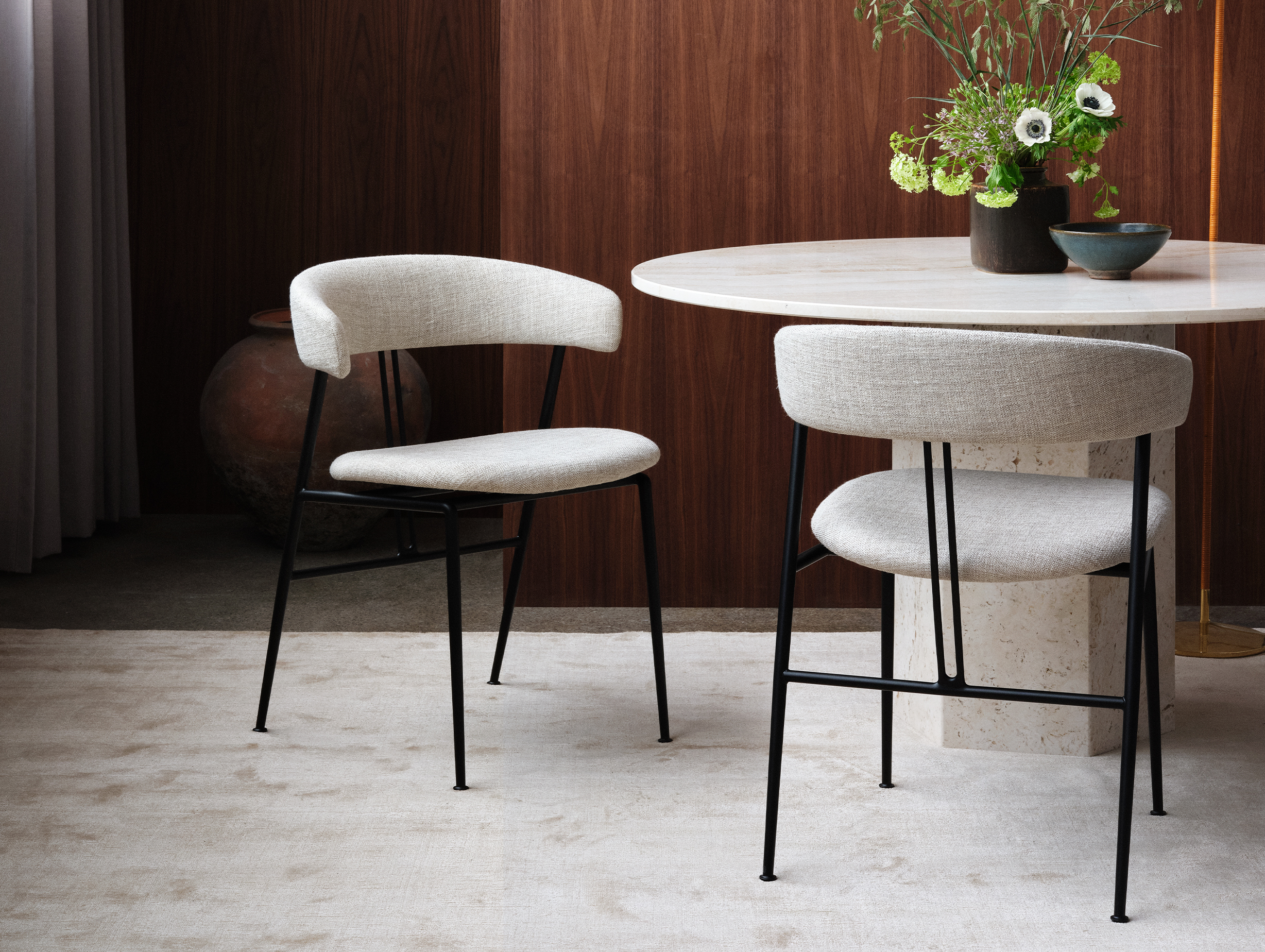 Gubi violin chair fully upholstered story 4