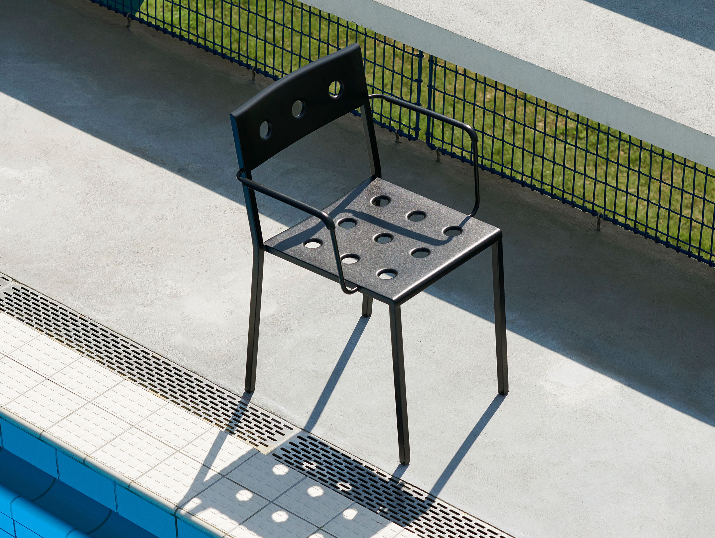 Hay bouroullec balcony armchair anthracite ls