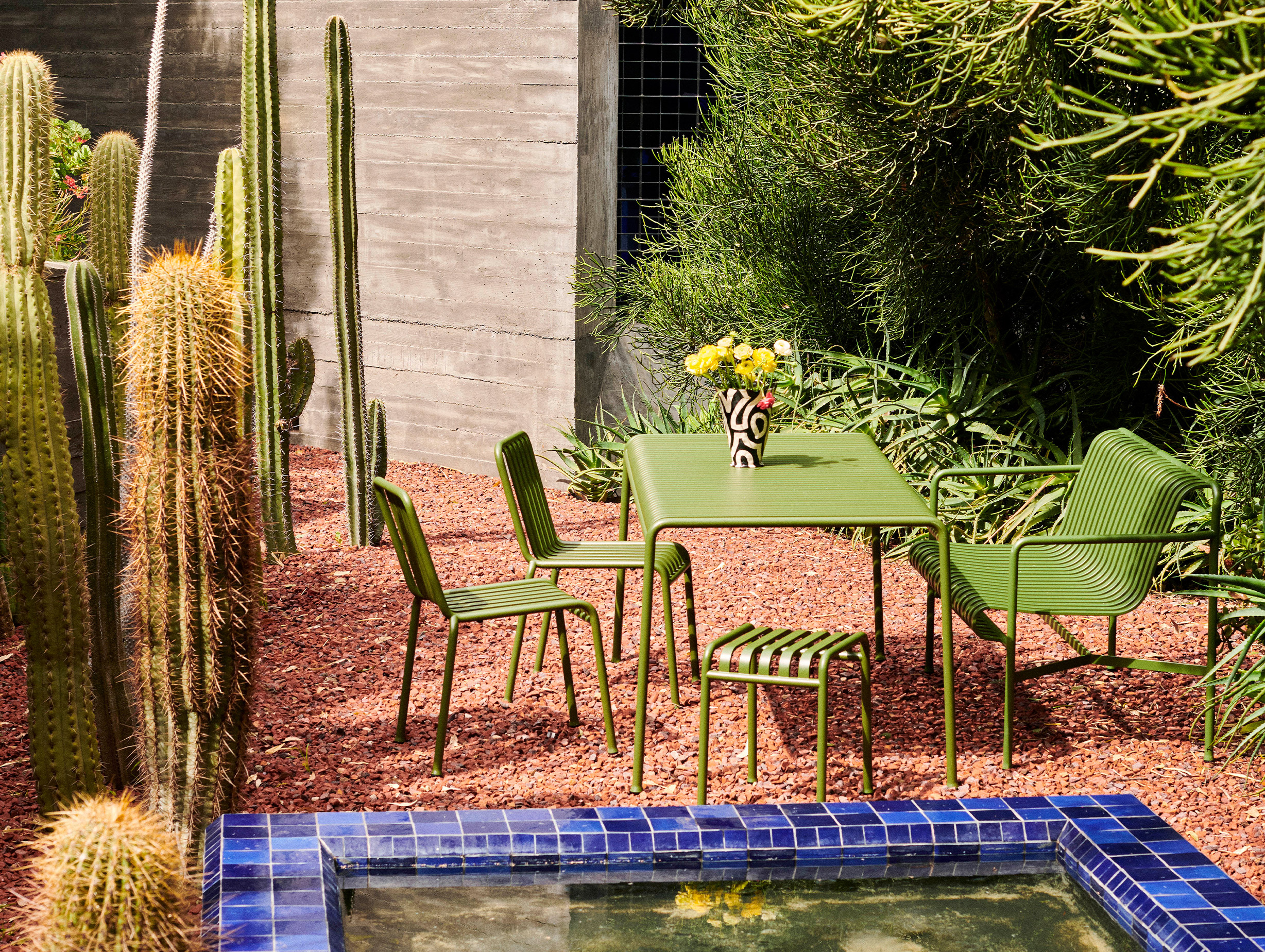 Hay bouroullec palissade table chair lifestyle