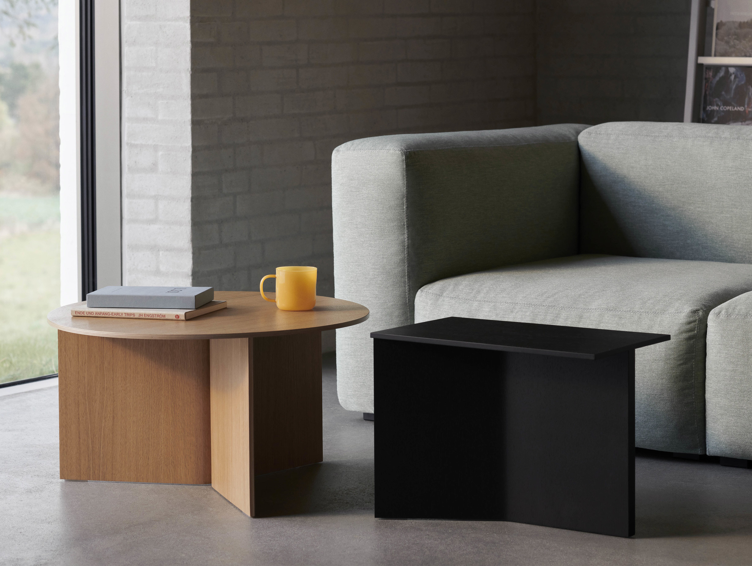 Hay slit table wood lifestyle 8