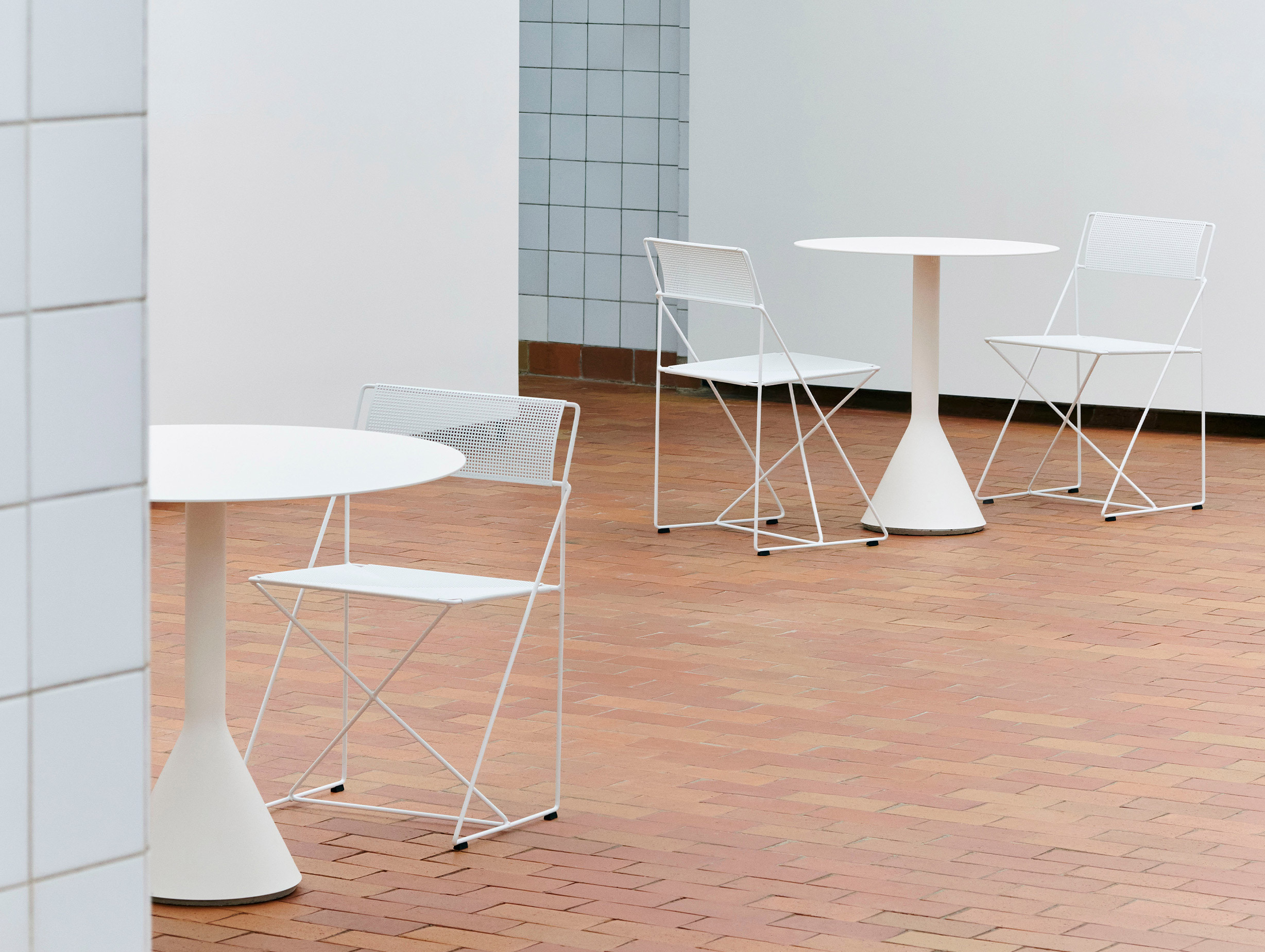 Hay niels jorgen haugesenx line chair lifestyle6