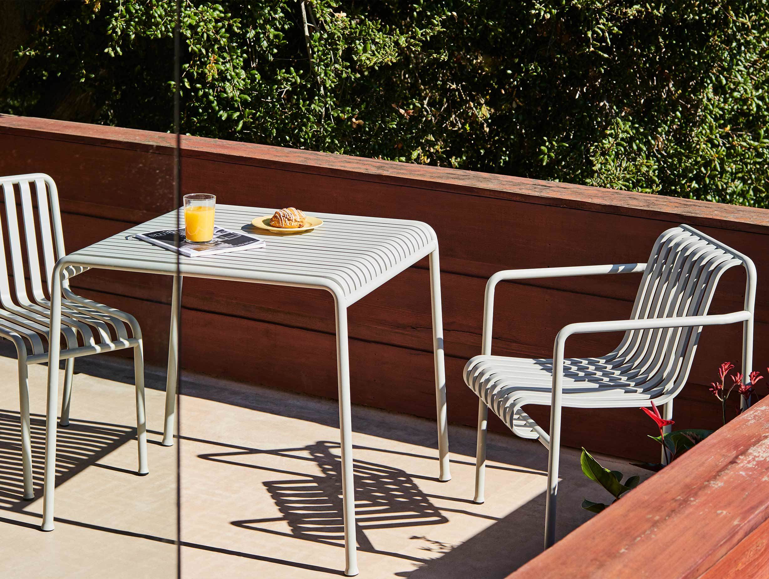 Hay palissade square dining table