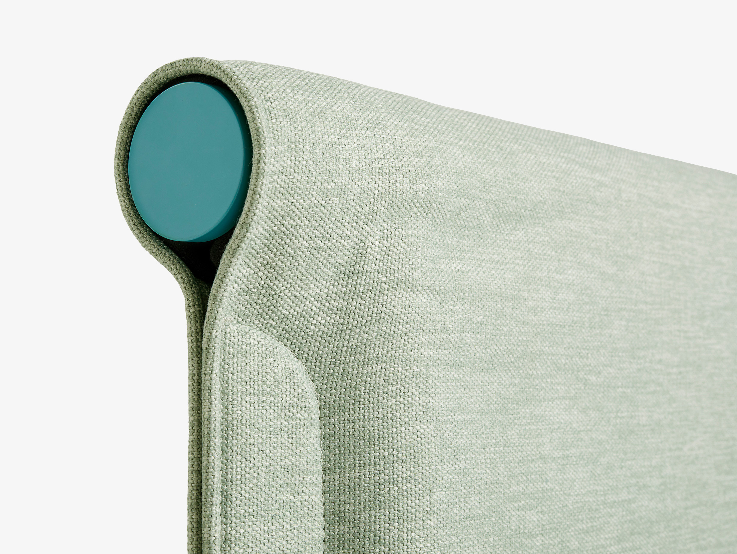 Hay shane schneck tamoto bed lifestyle4