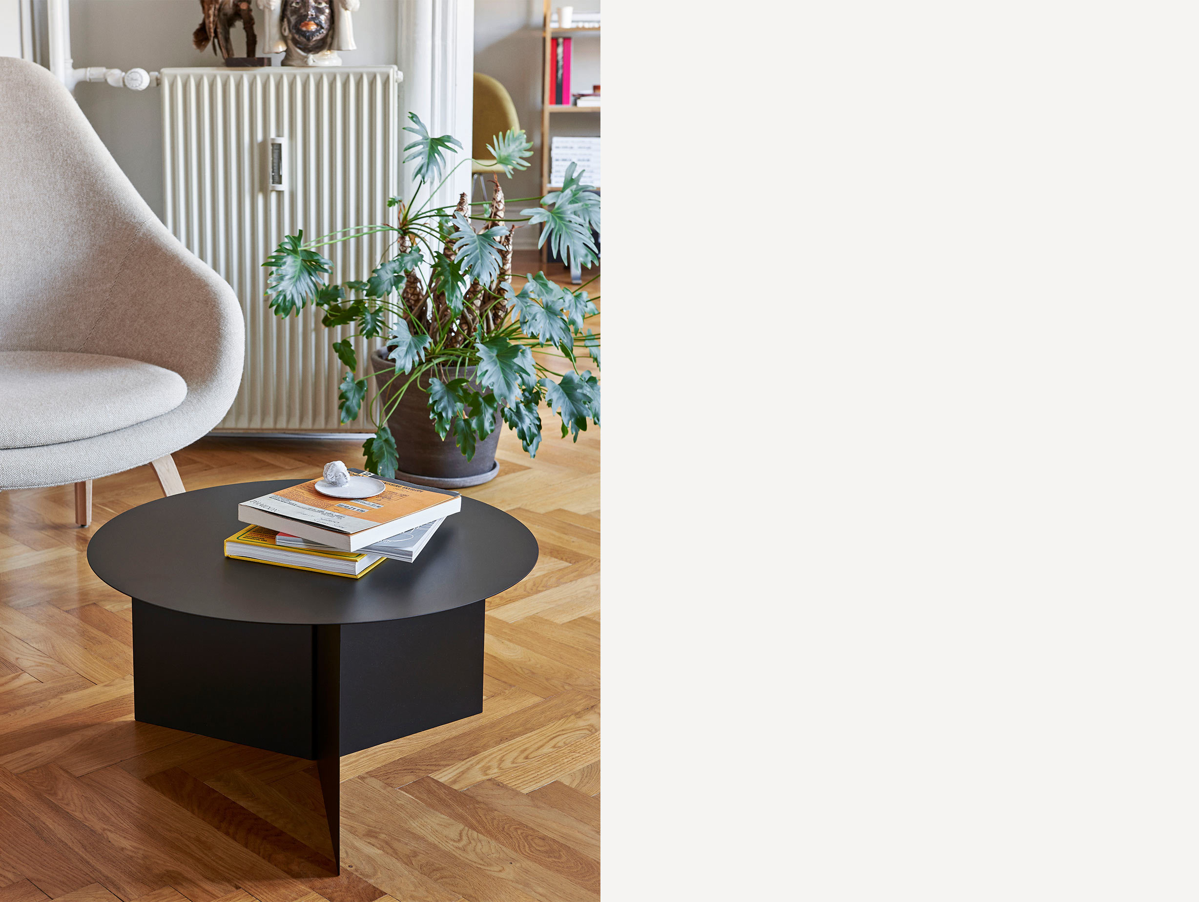 Hay slit XL round table black ls