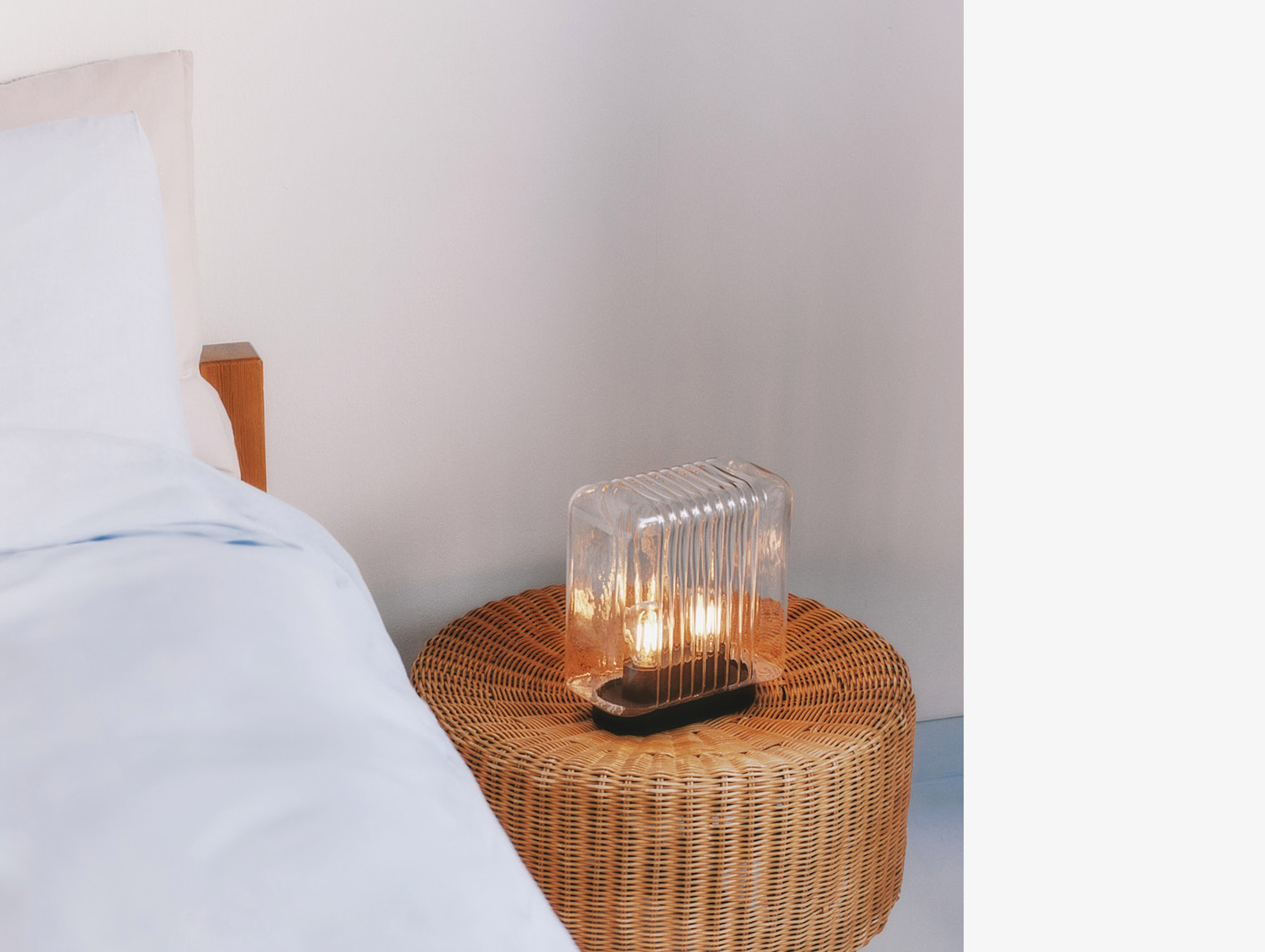 Karakter angelo mangiarotti lari table light portable lifetyle1