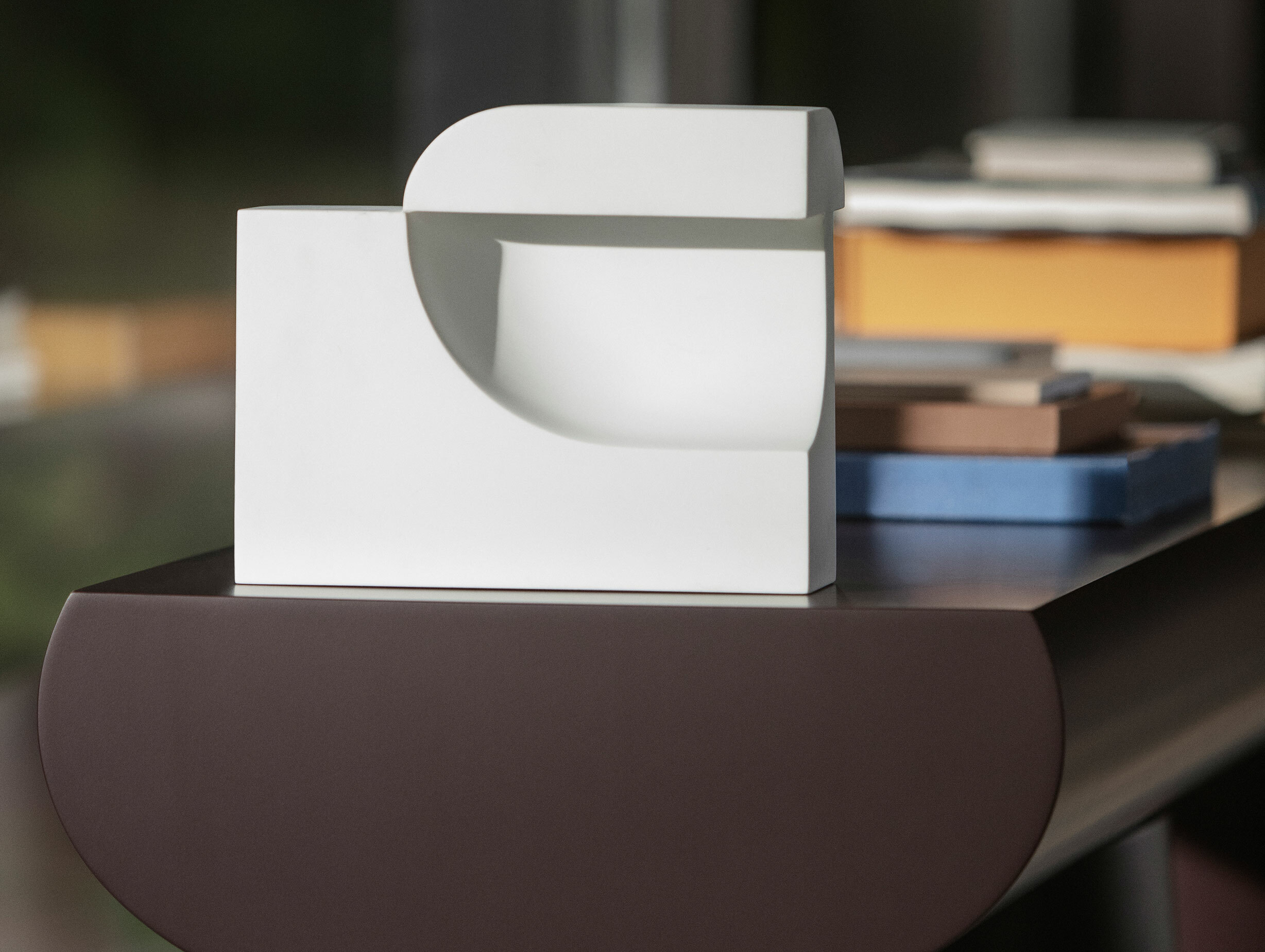 Karakter birgitte due madsen jonas trampedach moby 1 table light lifestyle 1