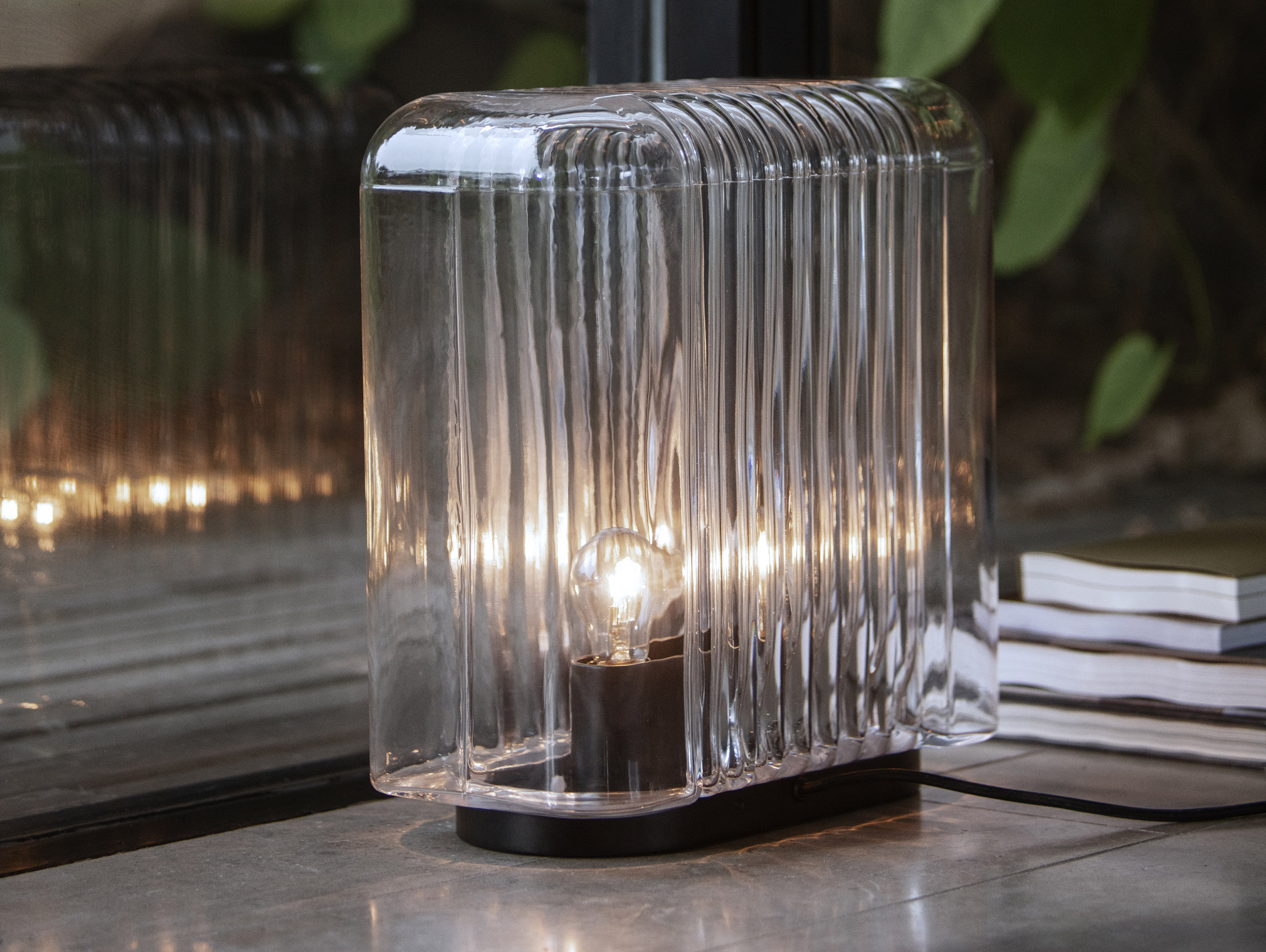 Karakter lari table lamp lifestyle1