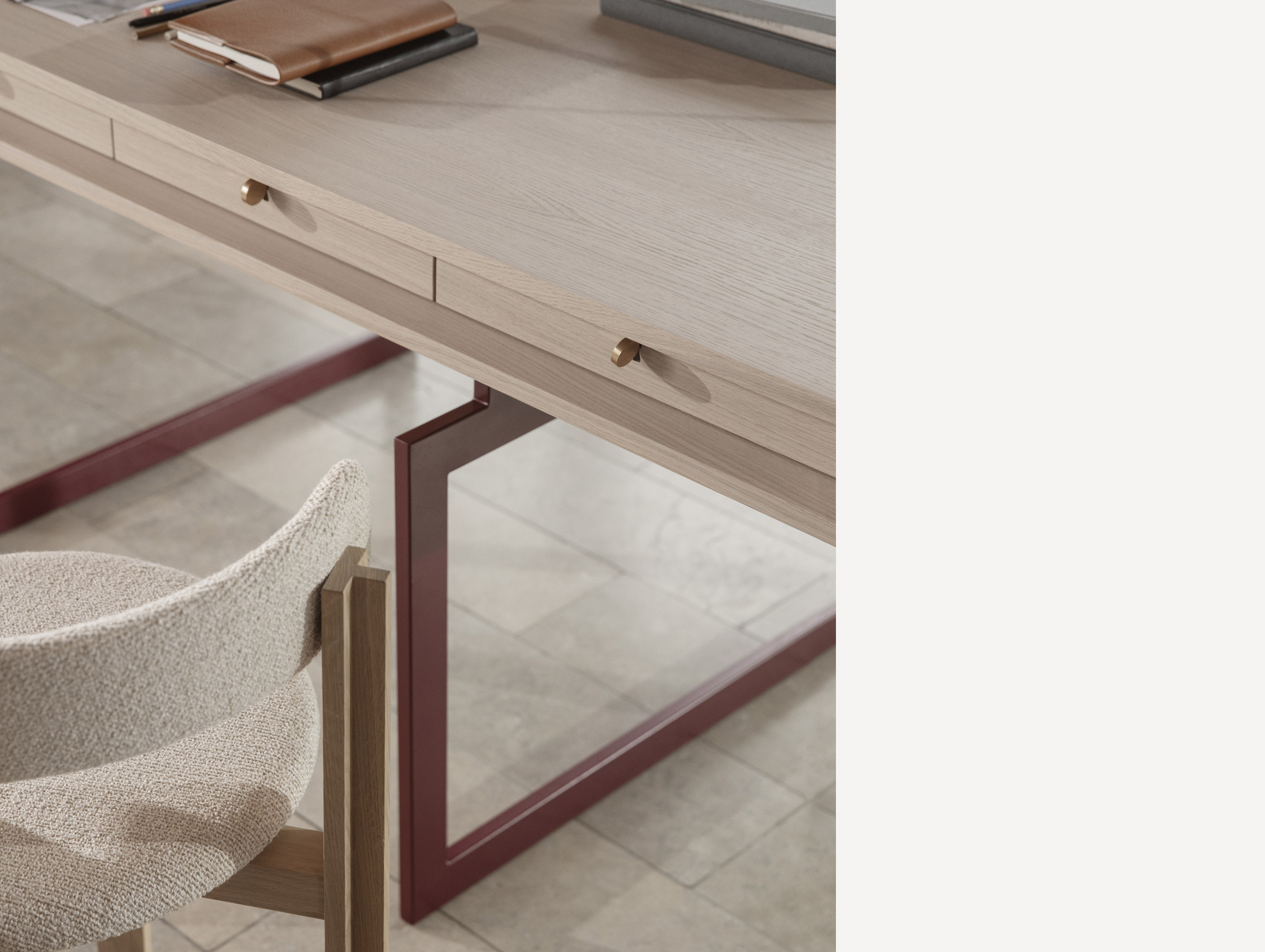 Karakter office desk lifestyle