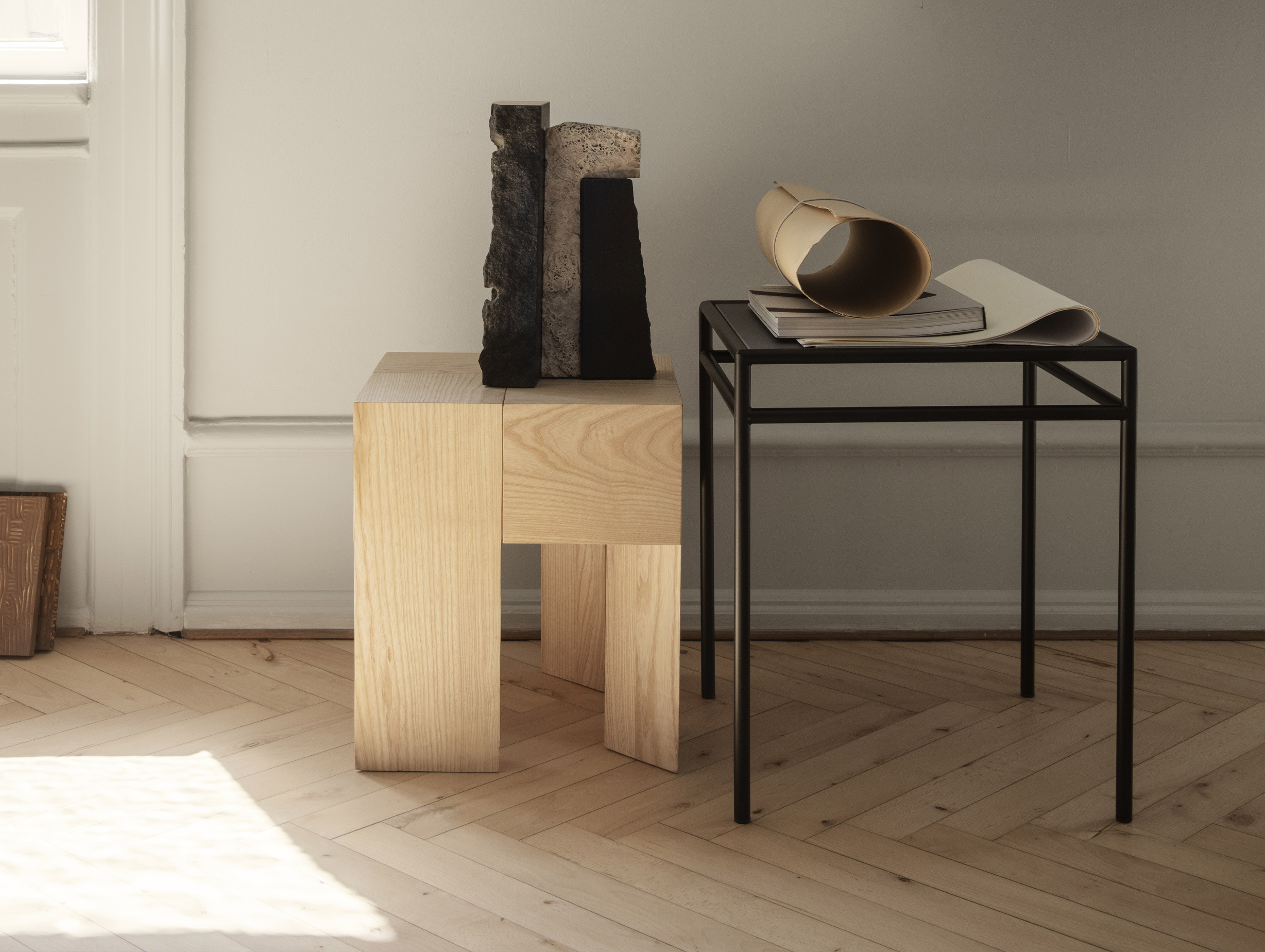 Karakter tri angle stool lifestyle1