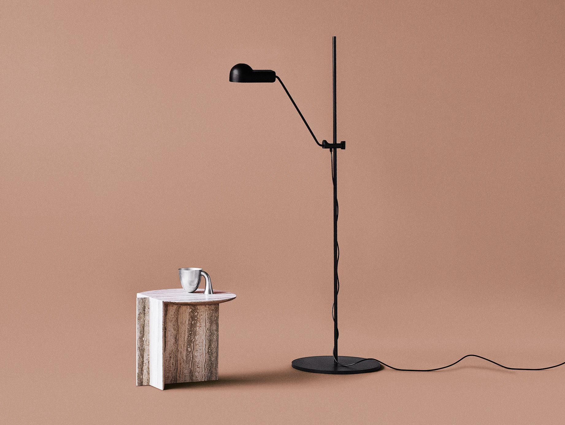 Karakter Domo Floor Travertine Support