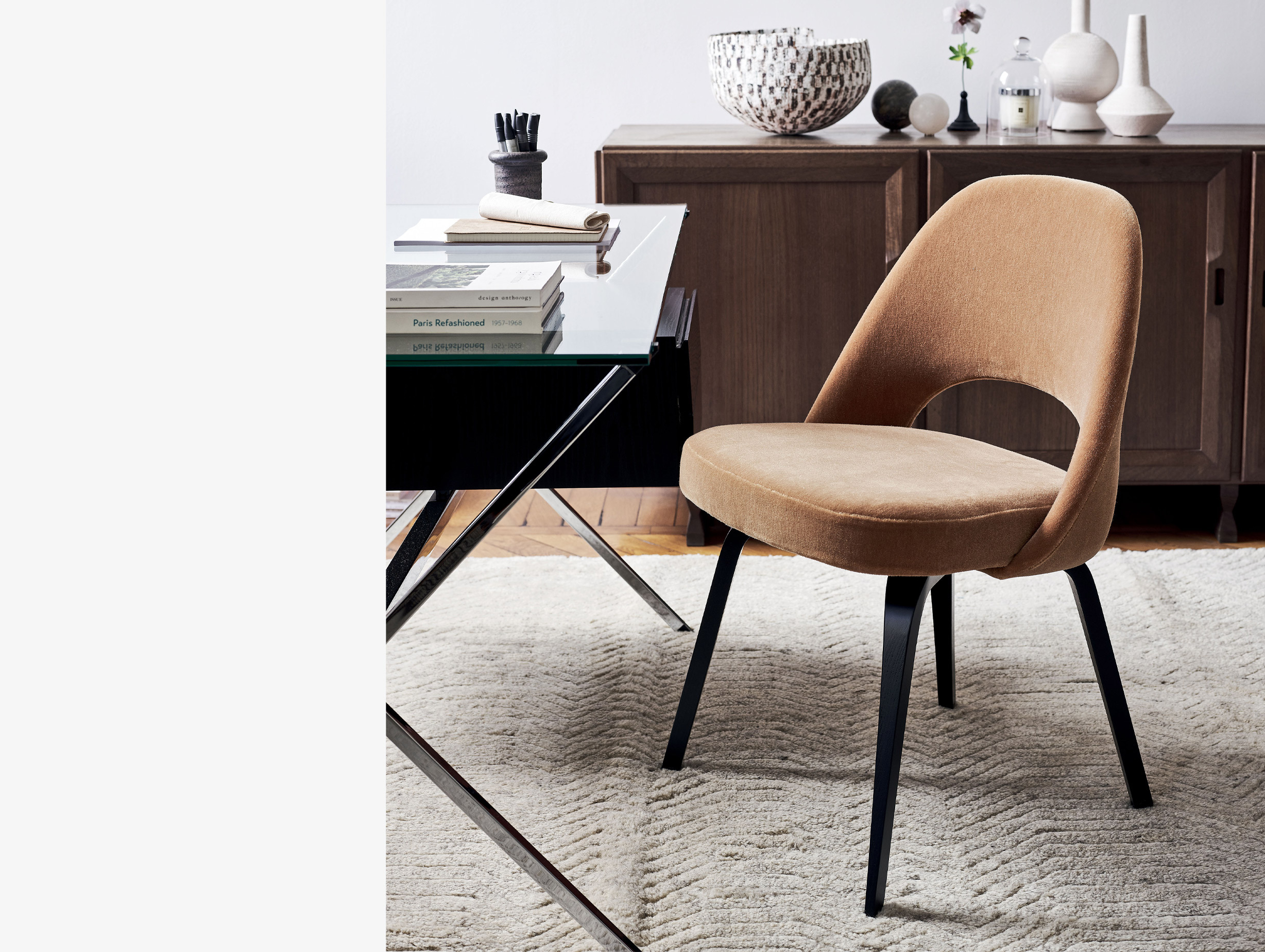Knoll eero saarinen conference chair lifestyle