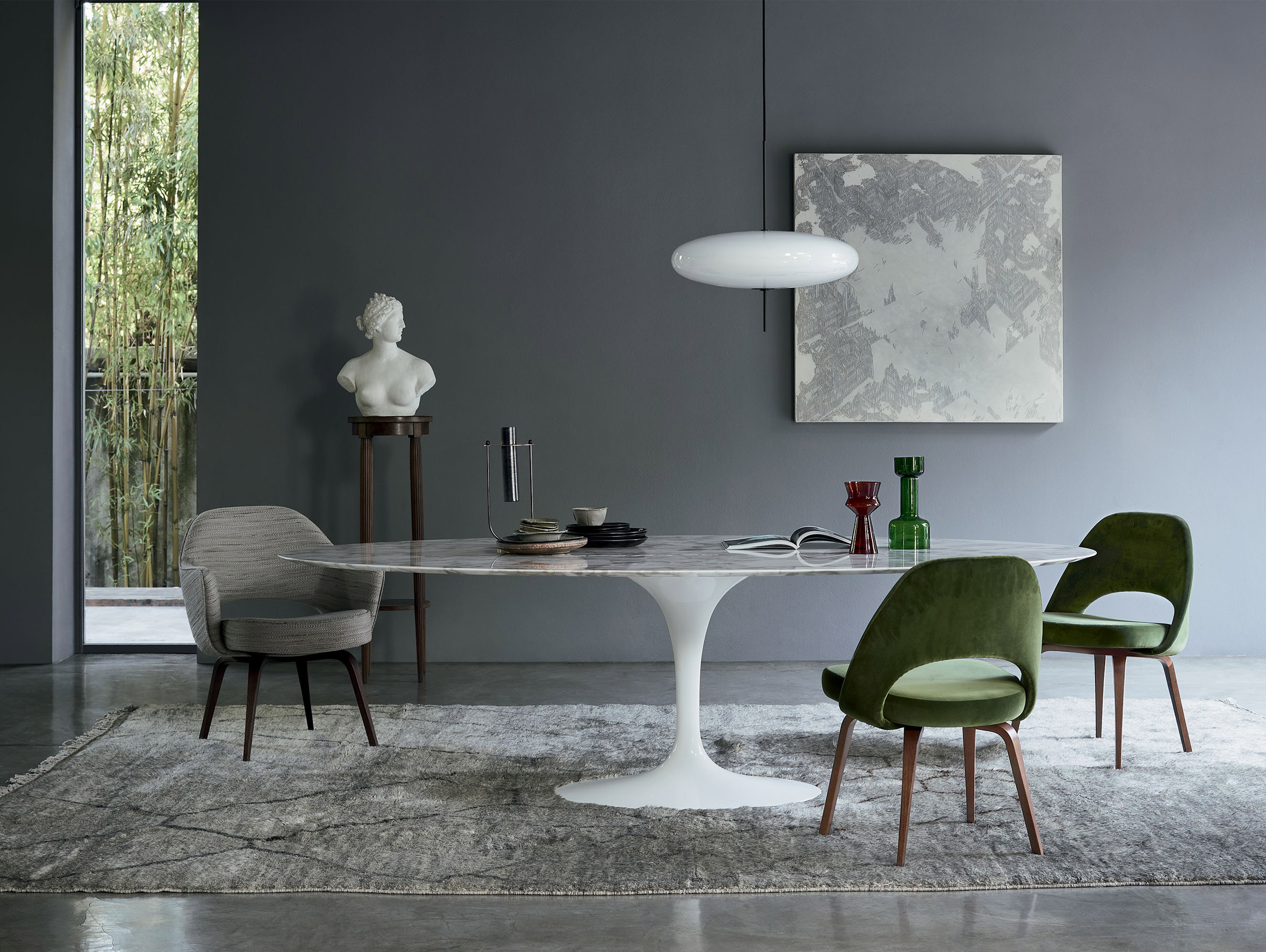 Knoll eero saarinen round dining table lifestyle2