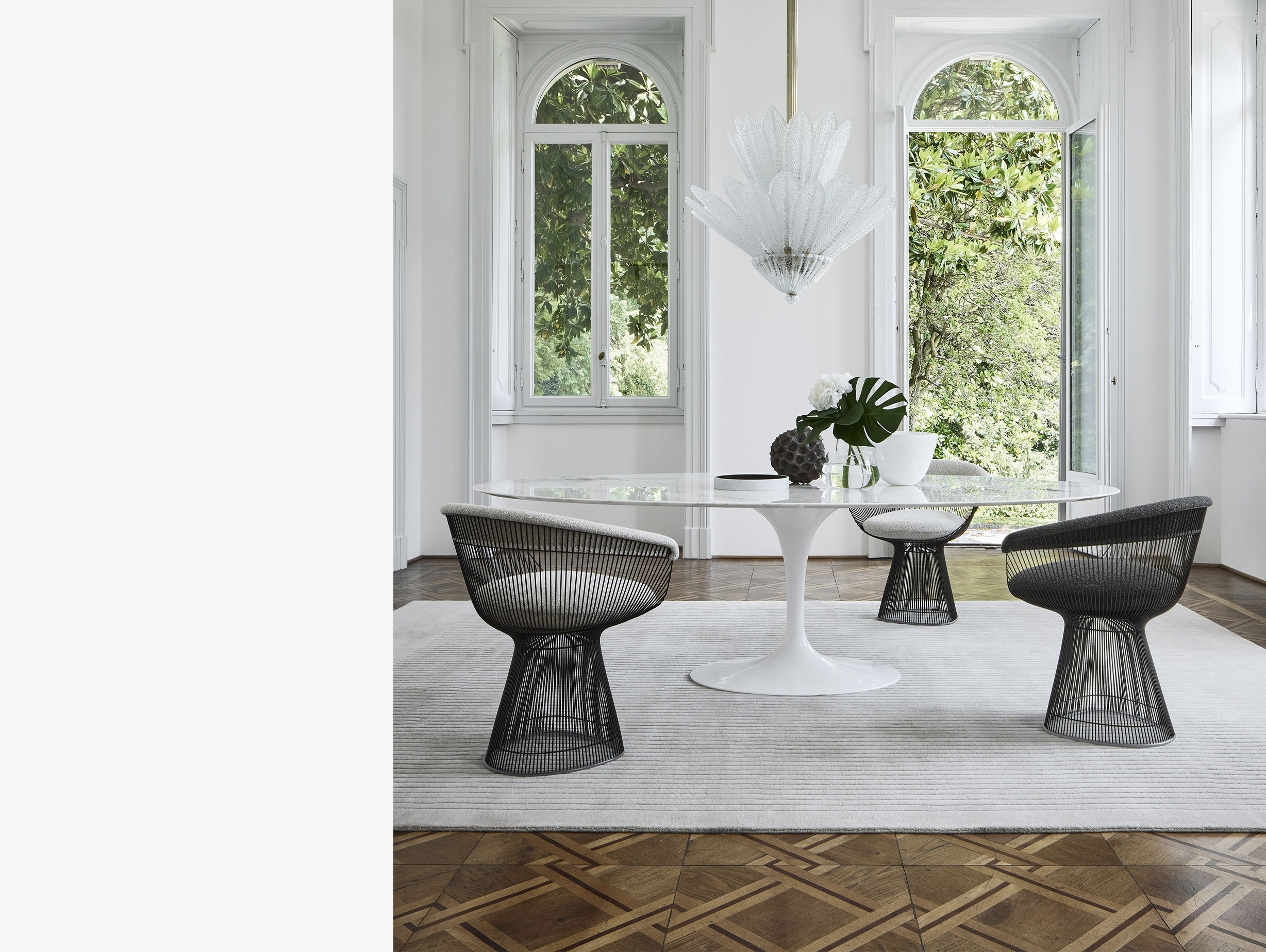 Knoll eero saarinen round dining table lifestyle3