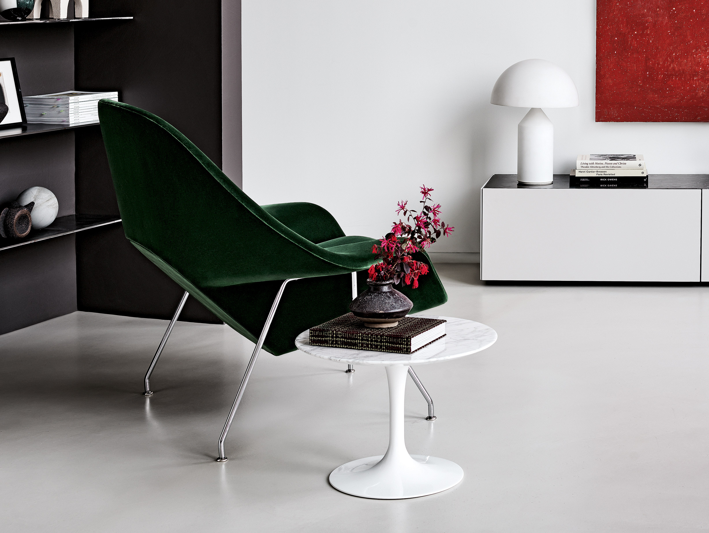Knoll eero saarinen womb chair lifestyle6