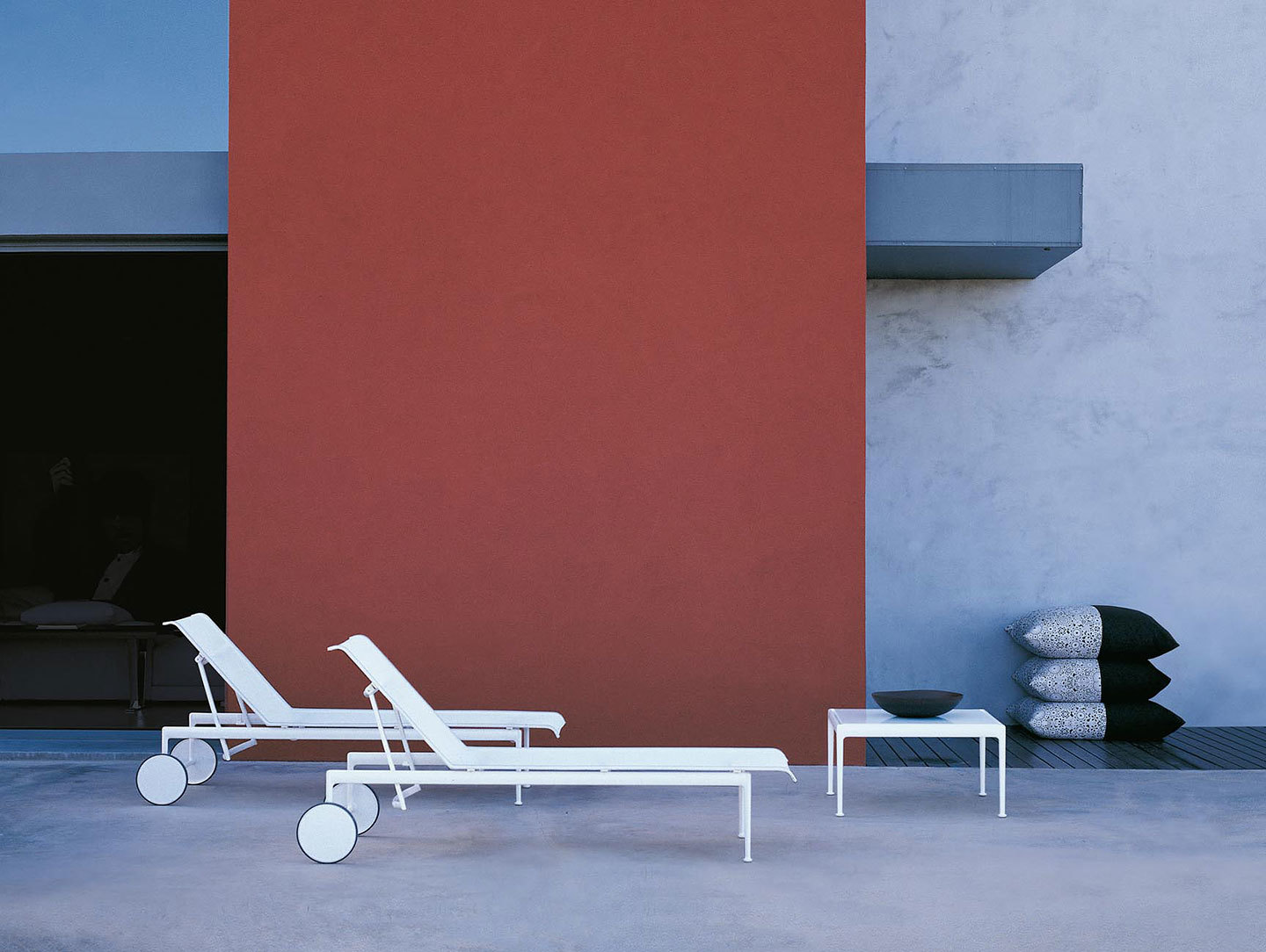 Knoll 1966 Outdoor Chaise White 2 Richard Schultz