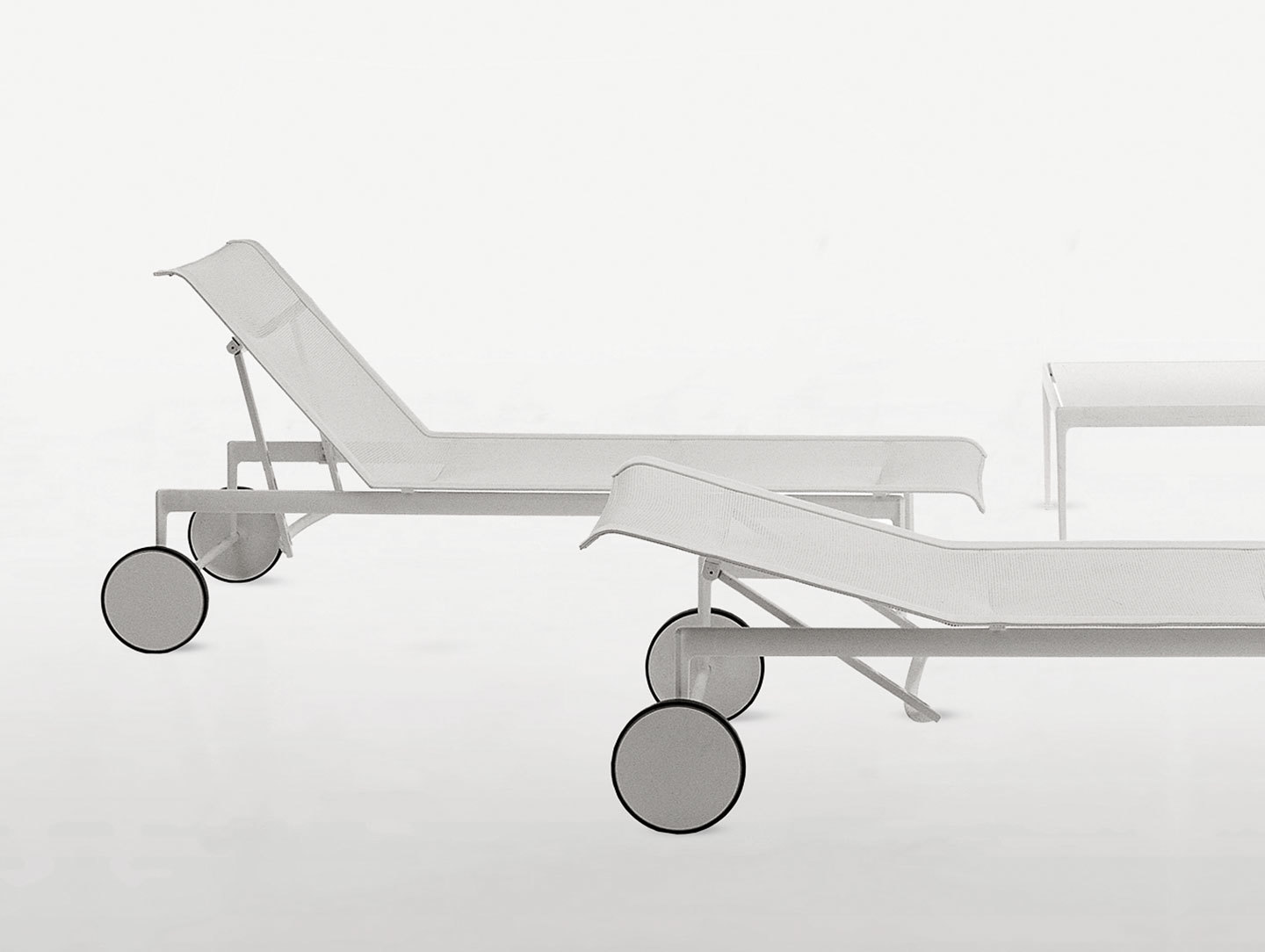 Knoll 1966 Outdoor Chaise White Side Adj Richard Schultz