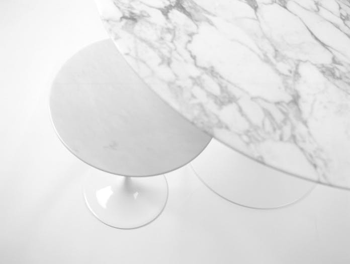 Knoll Eero Saarinen Table White Marble Detail