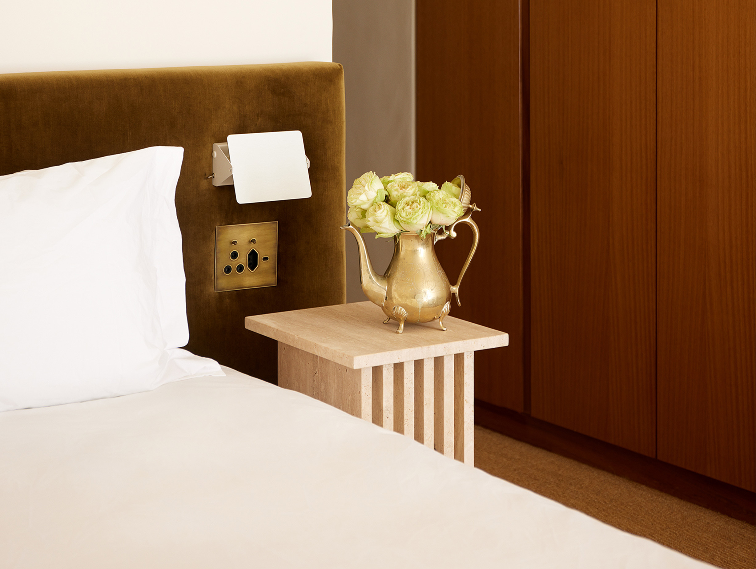 Lemon furniture kevin frankental vondel side table lifestyle7