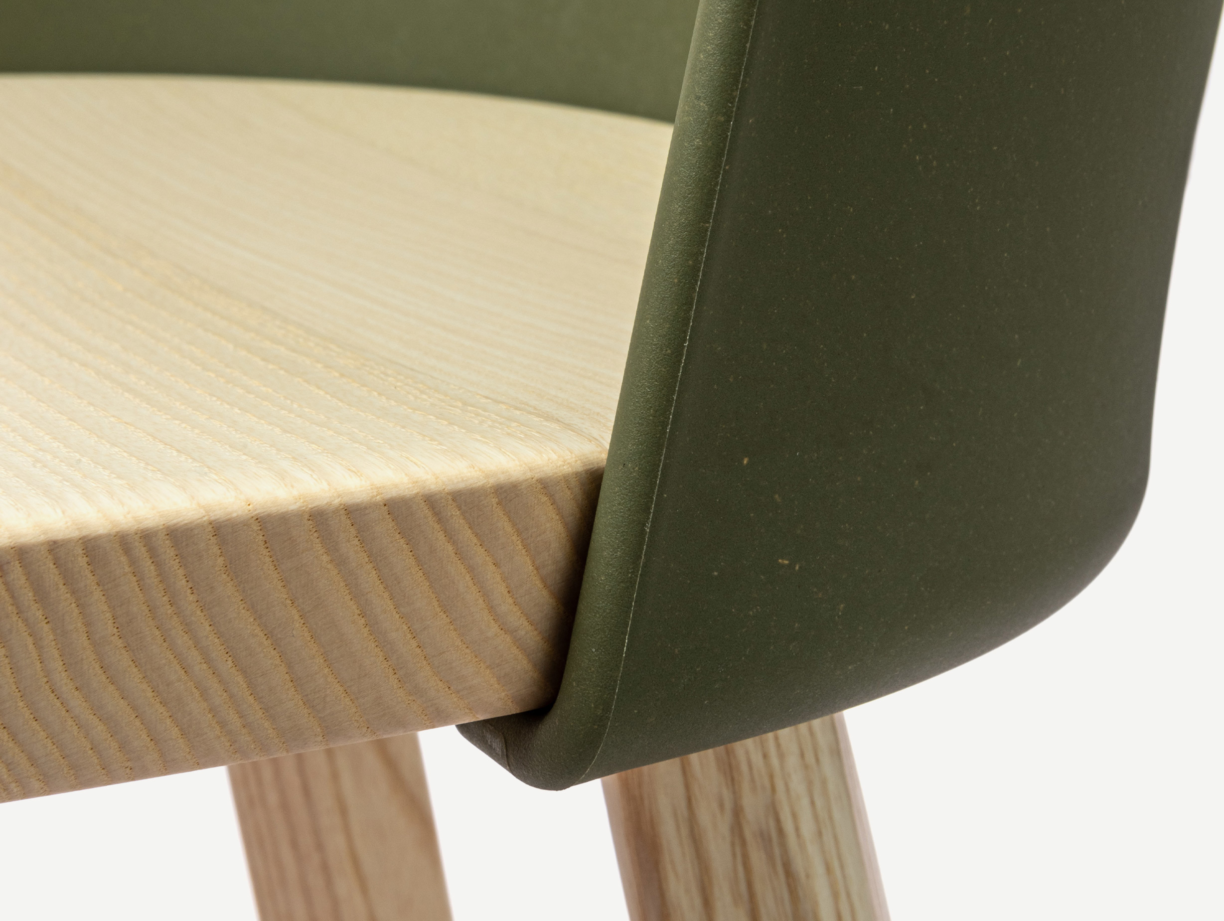 Magis edward barber jay osgerby alpina chair lifestyle 1