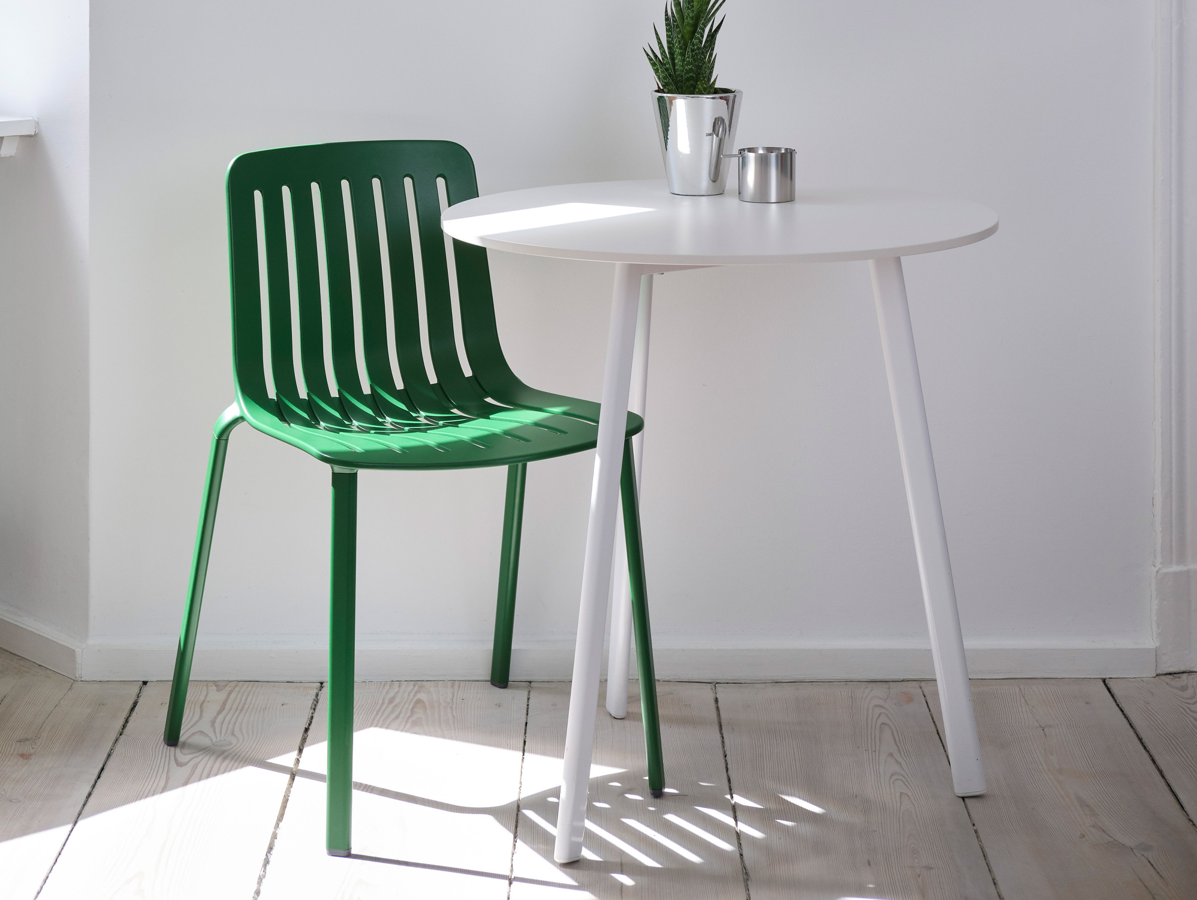 Magis jasper morrison pato side chair lifestyle4