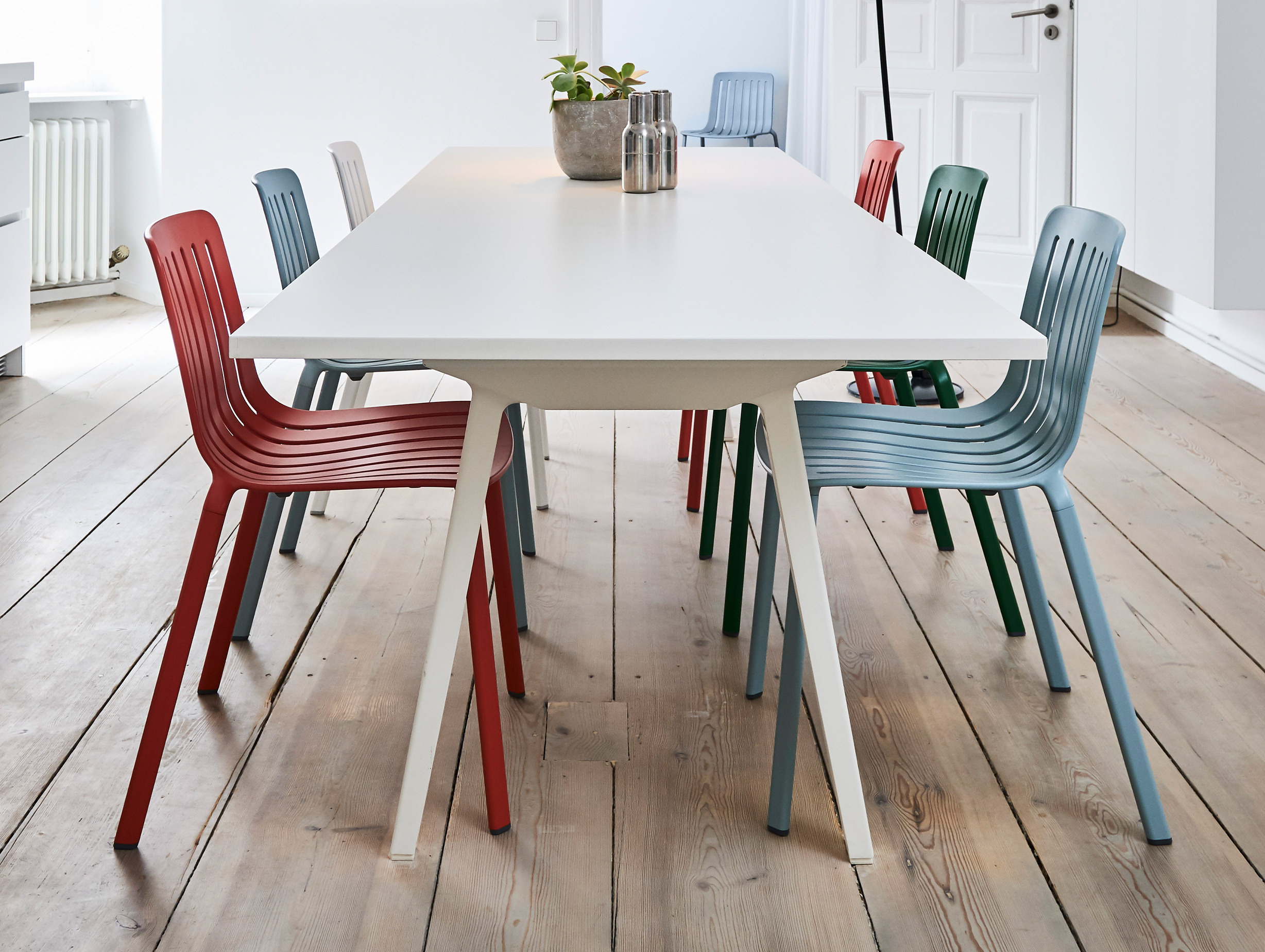 Magis jasper morrison pato side chair lifestyle5