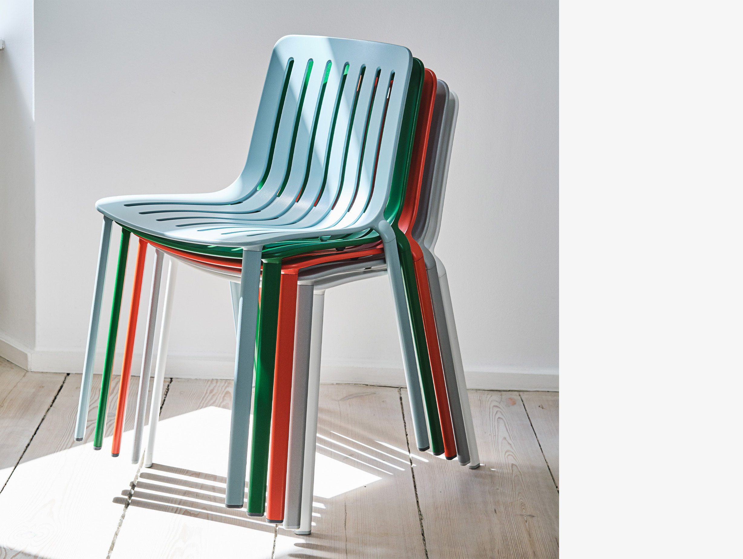 Magis jasper morrison pato side chair lifestyle8