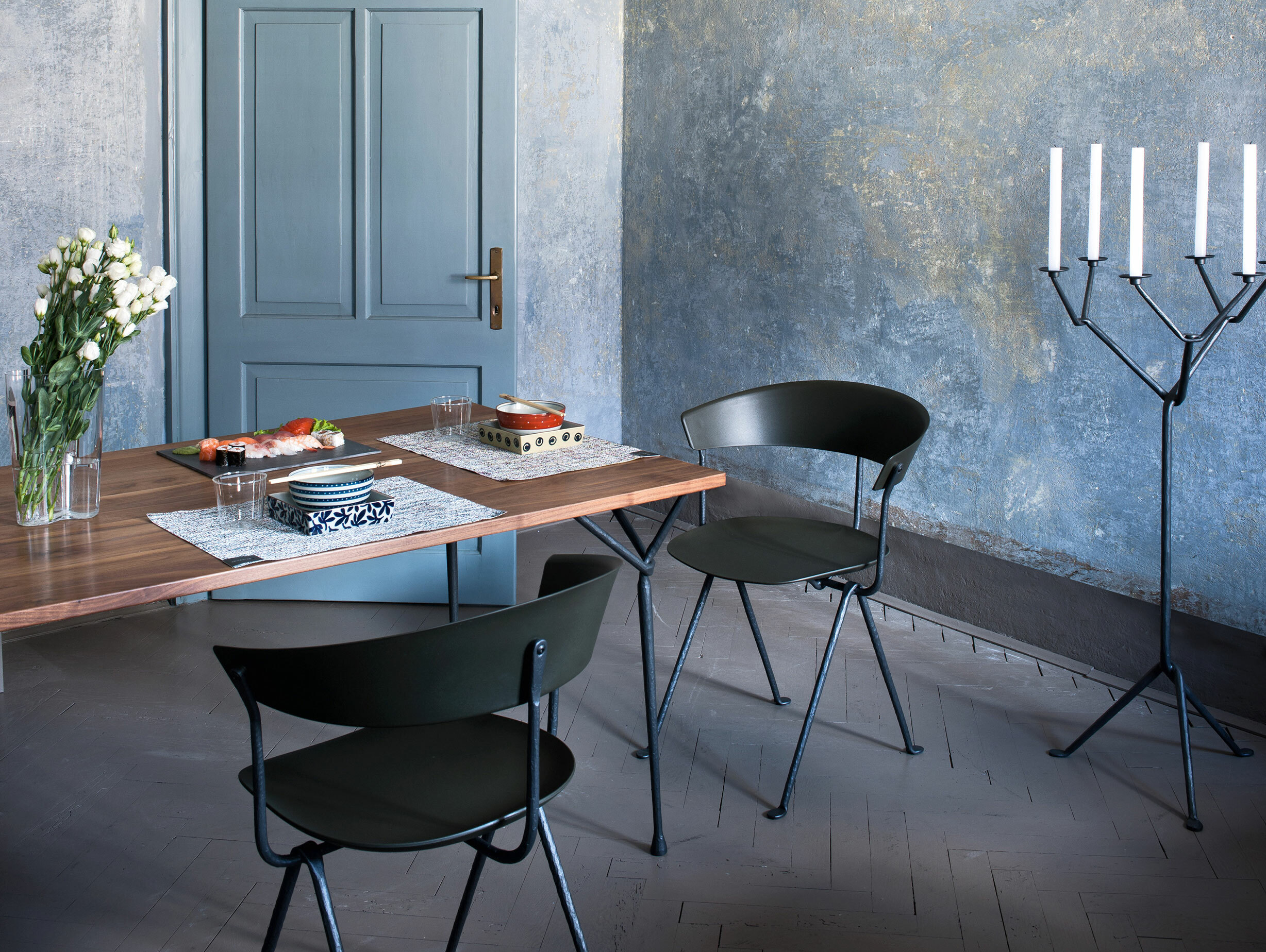 Magis officina table american walnut anthracite grey 1