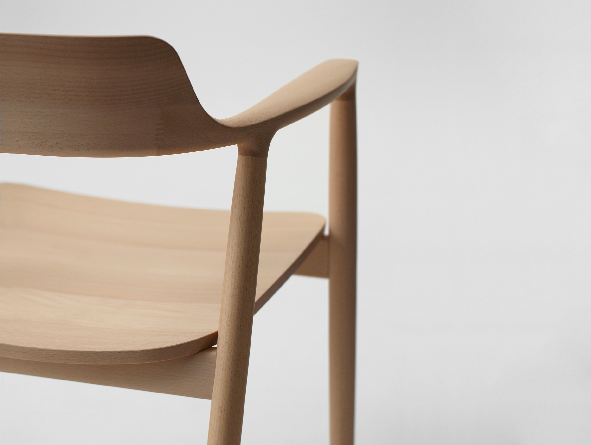Maruni Hiroshima Armchair beech 4 Naoto Fukasawa