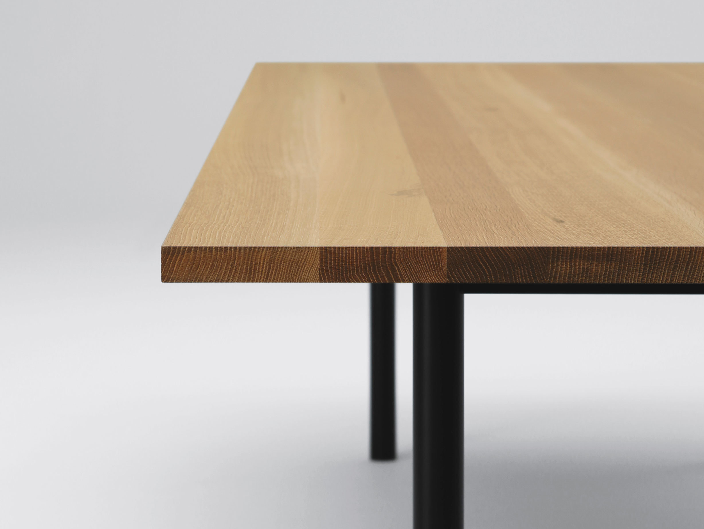 Maruni Malta Table Steel Oak Detail
