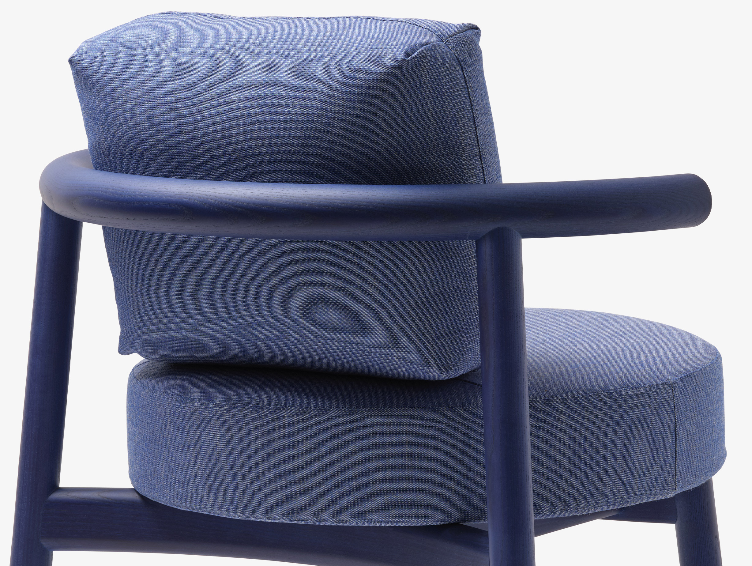 Mattiazzi studio nitzan cohen solo lounge chair neon blue ash lifestyle