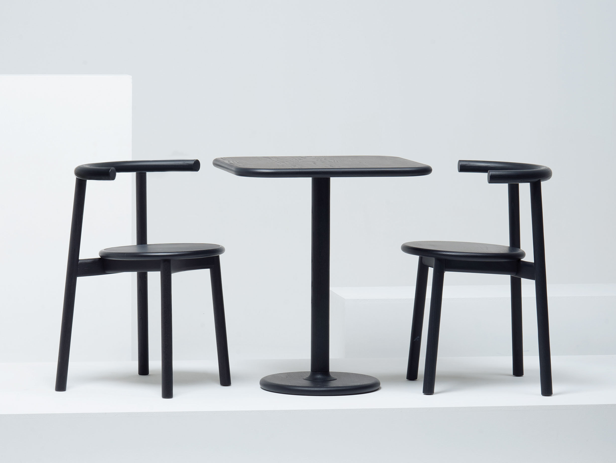 Mattiazzi Solo Chair Black Table Studio Nitzan Cohen