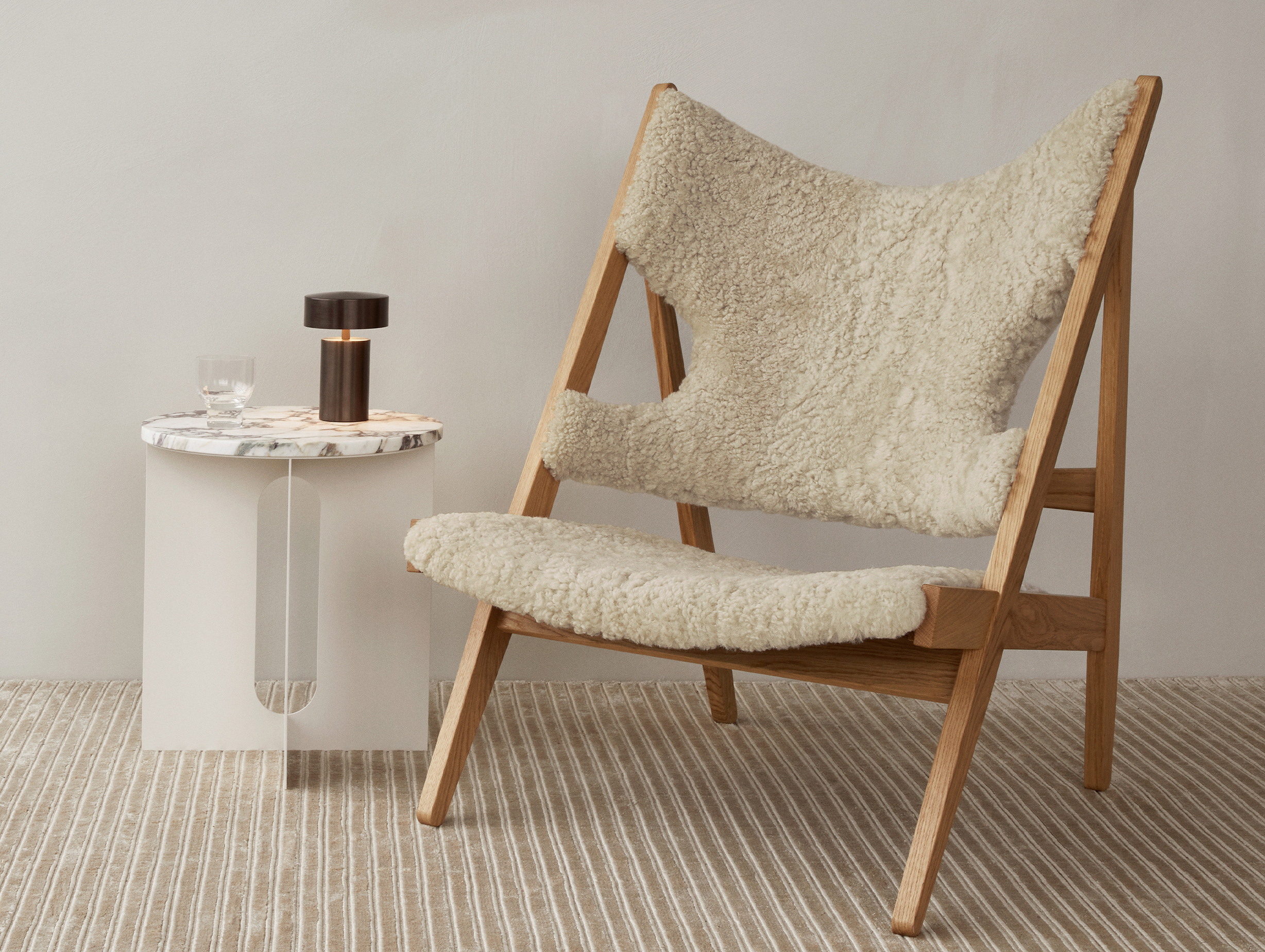 Menu androgyne table knitting chair story 2