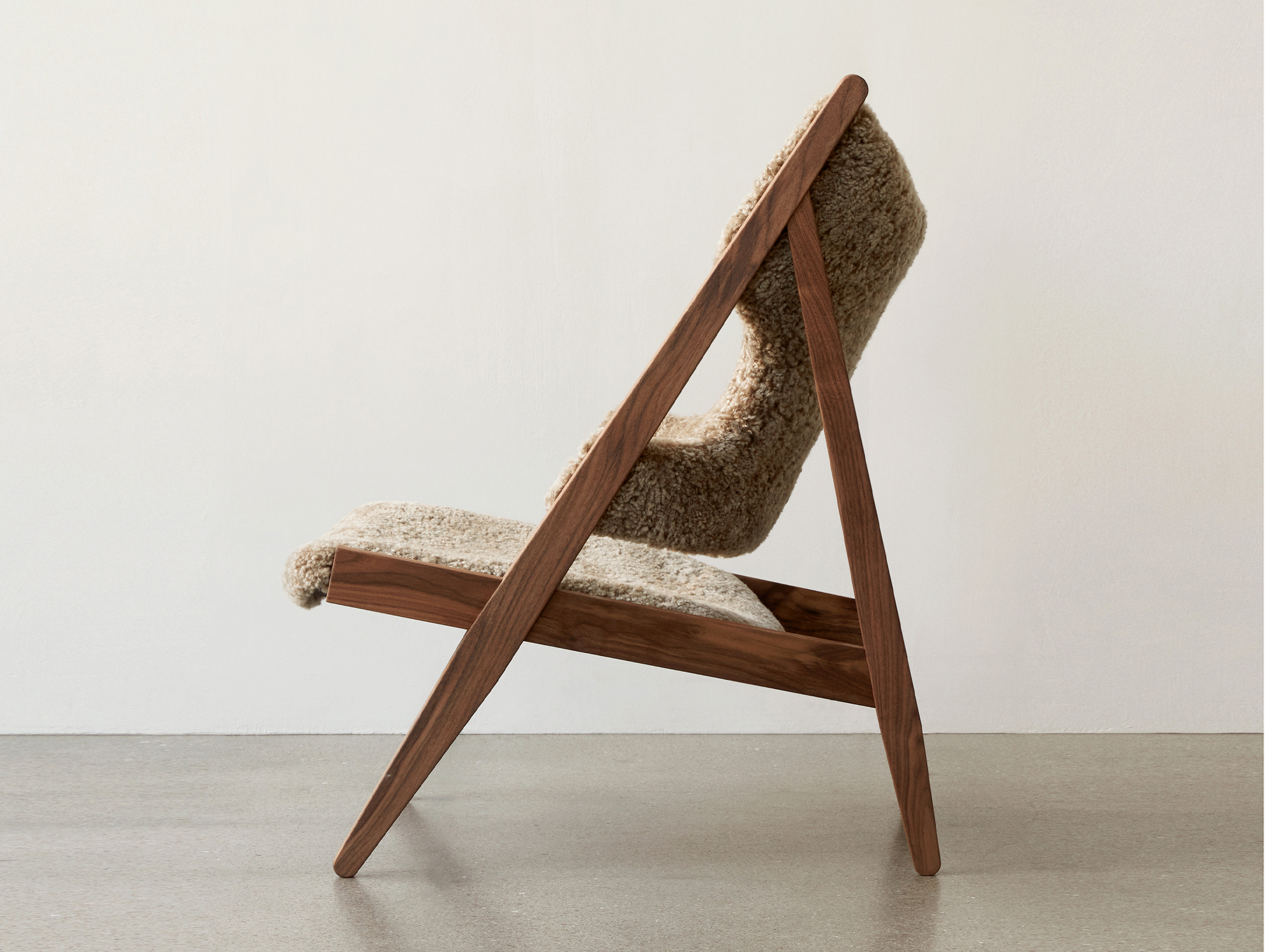 Menu knitting lounge chair story 2