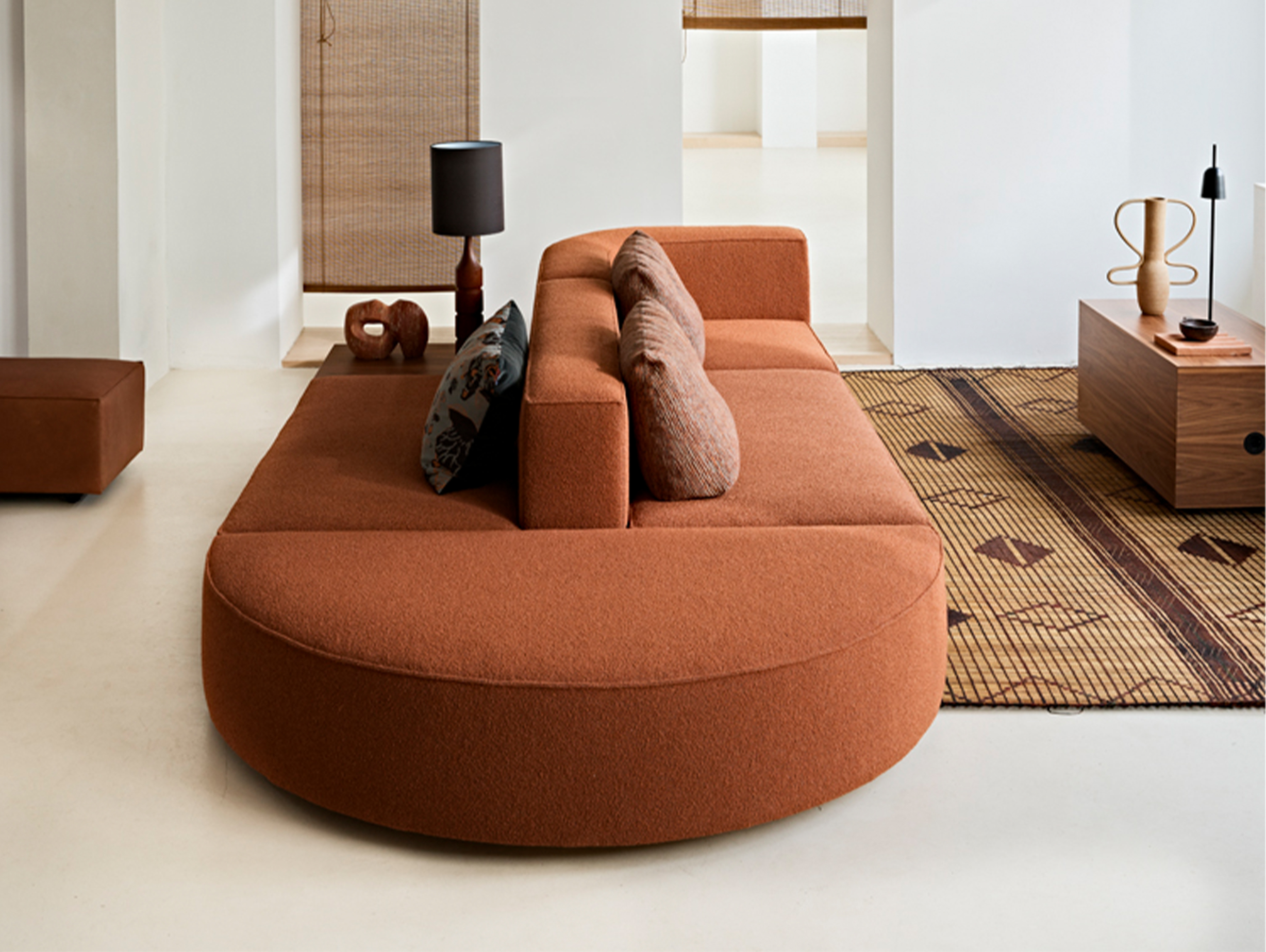 Montis domino 18 curve sofa story 5