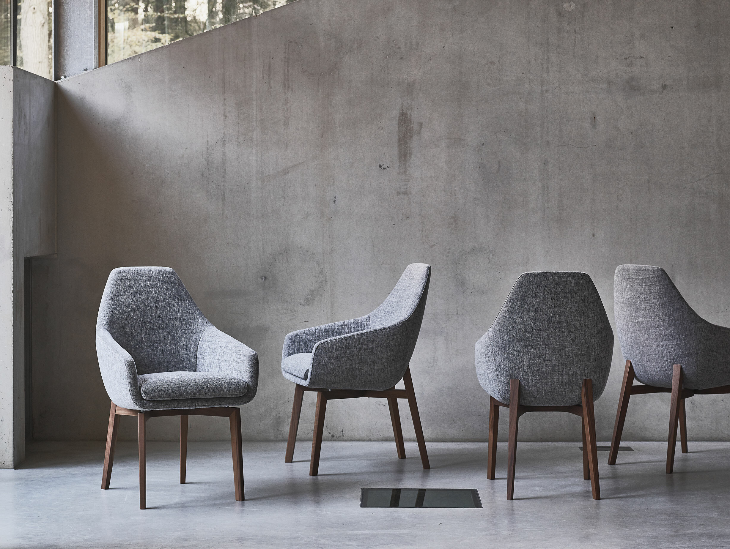 Montis geert koster vico dining chair lifestyle 3
