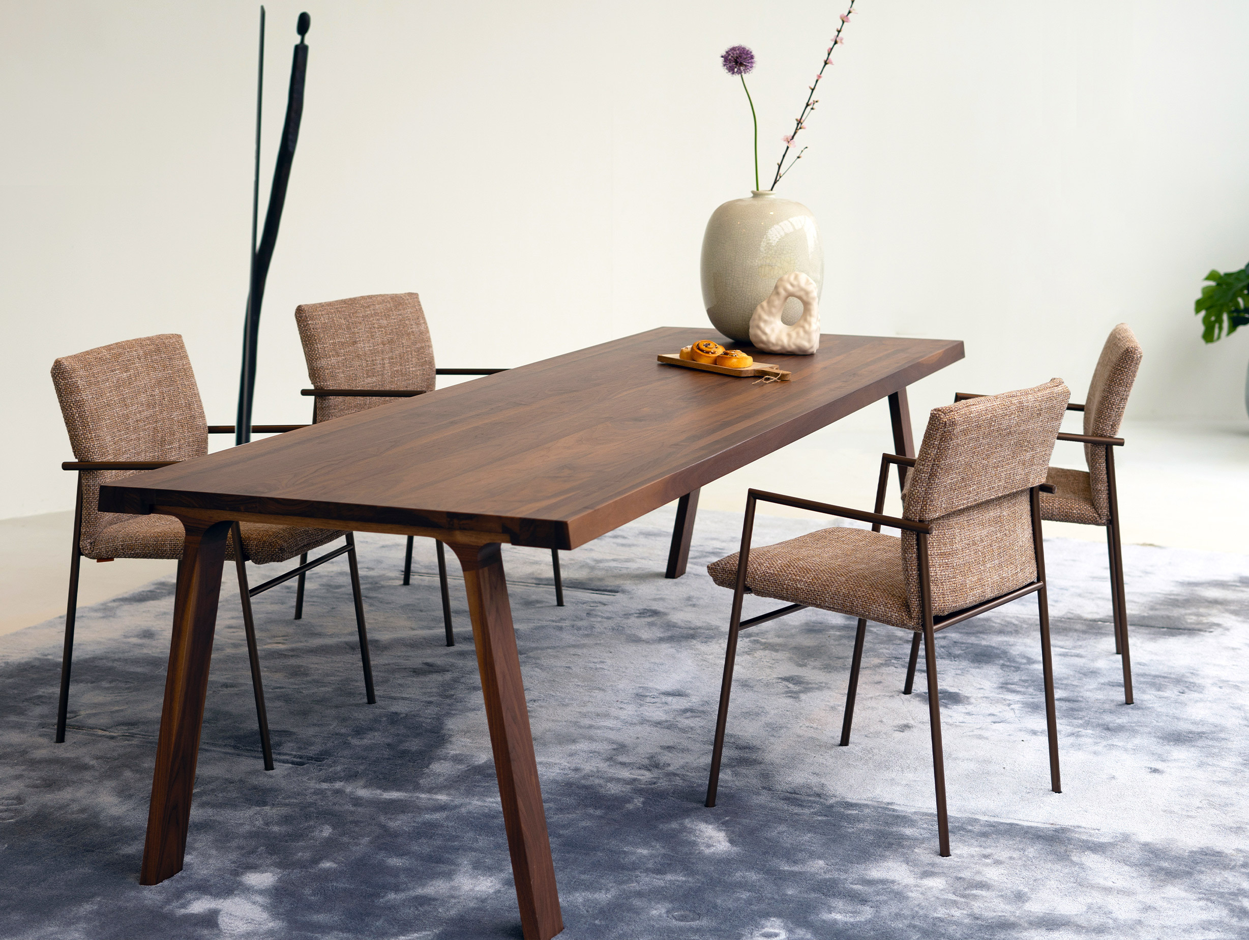 Montis gerard van den berg yves chair lifesyle2