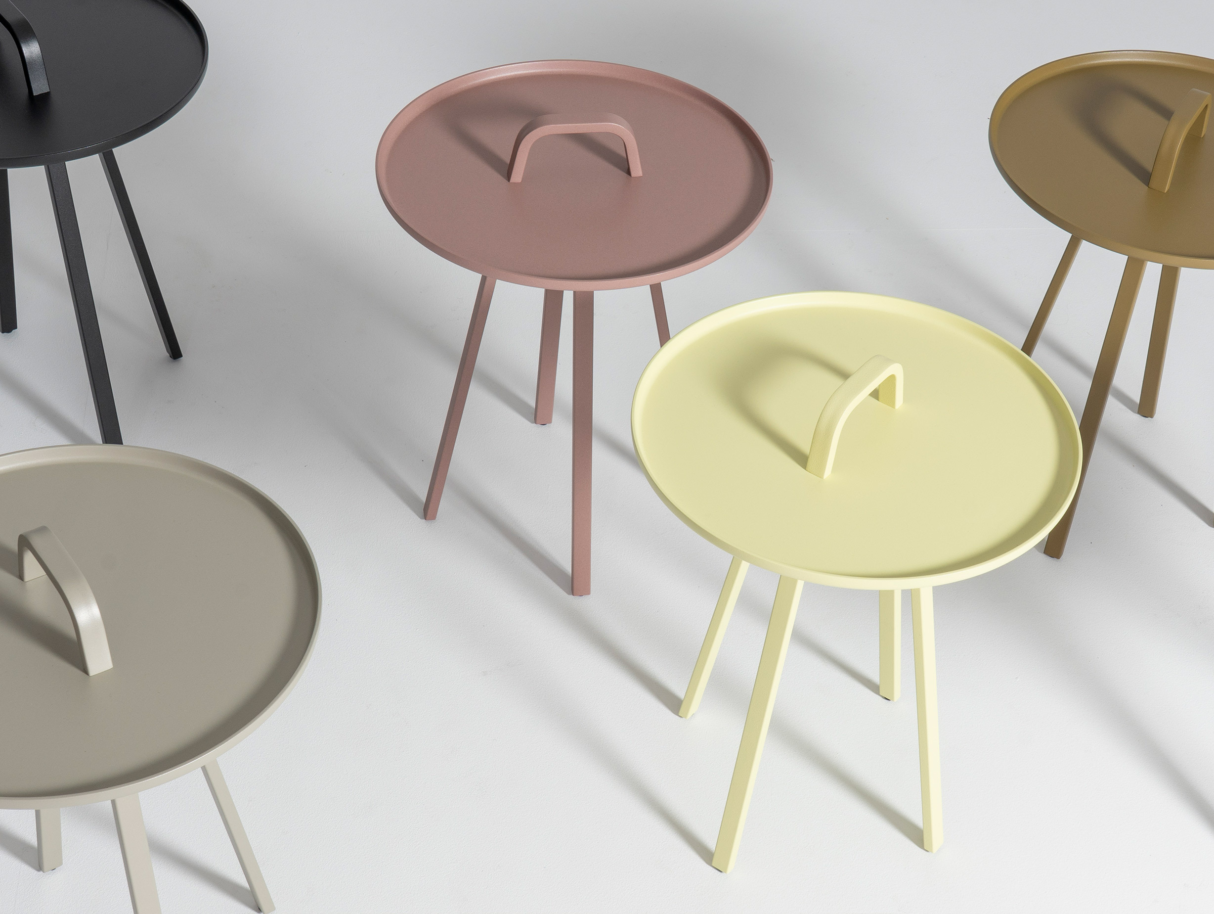 Montis johan van hengel tor table lifestyle2