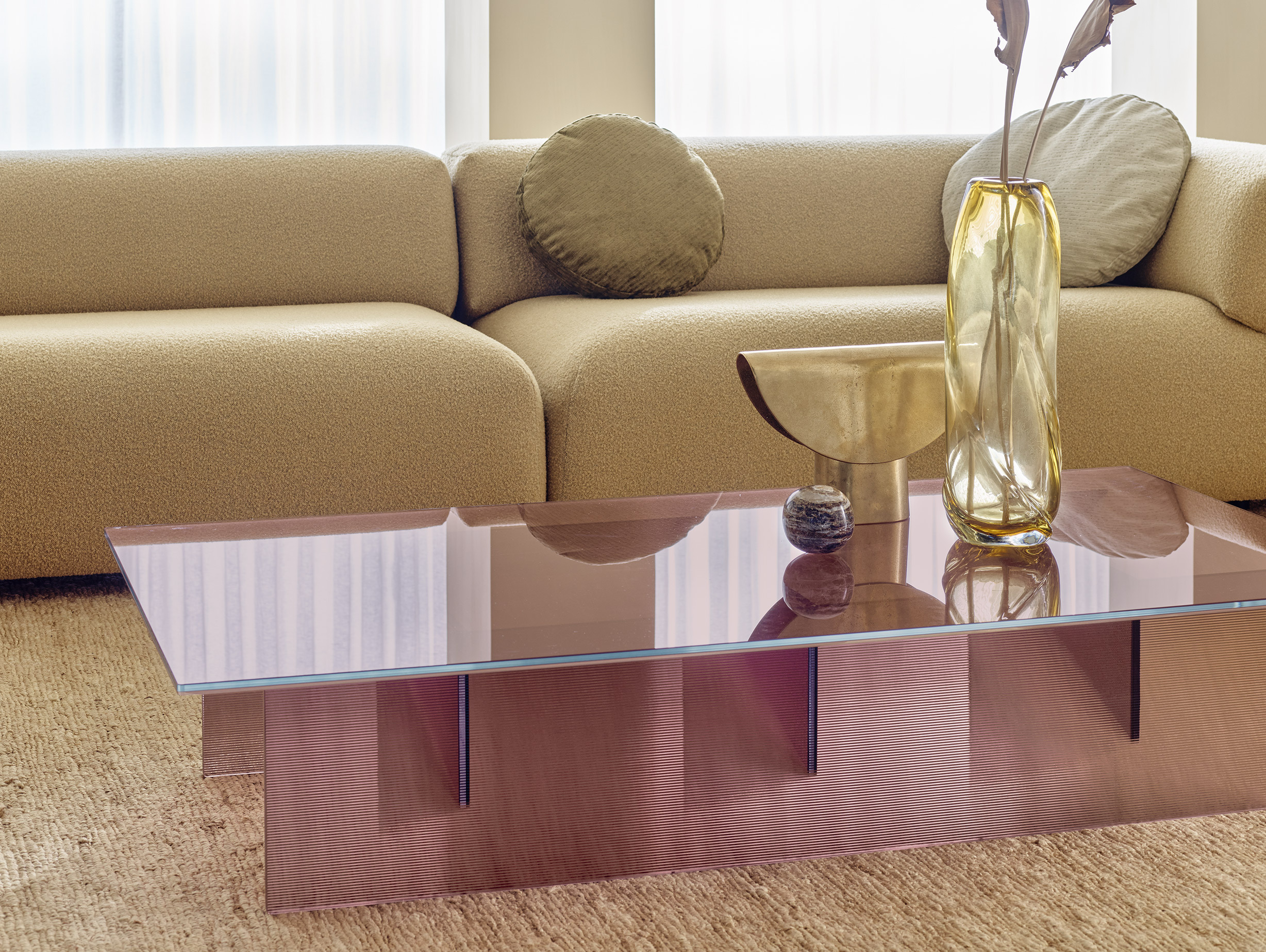 Montis max lipsey perry table rectangle lifestyle2