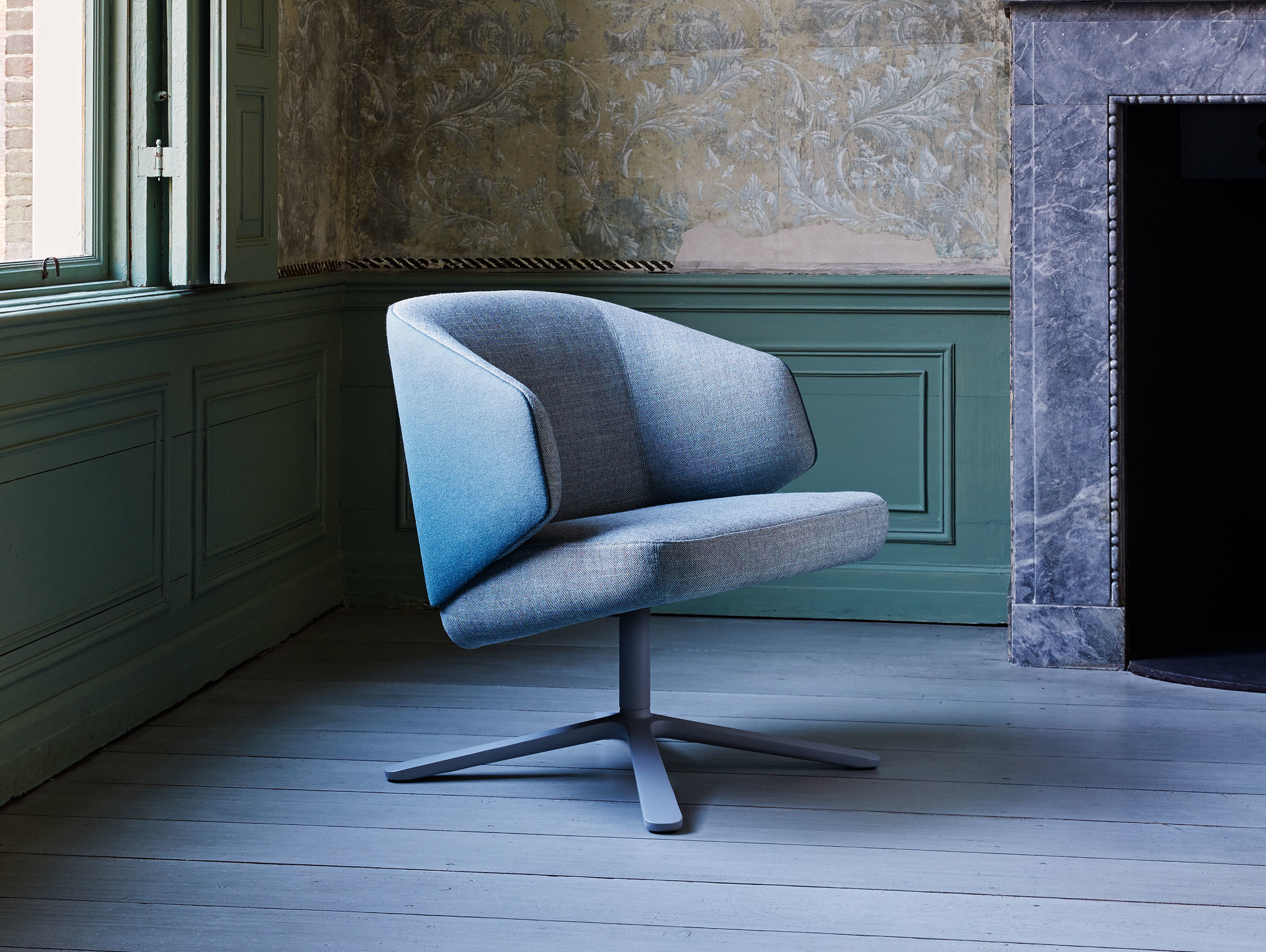 Montis Back Me Up Salon Lounge Chair 3