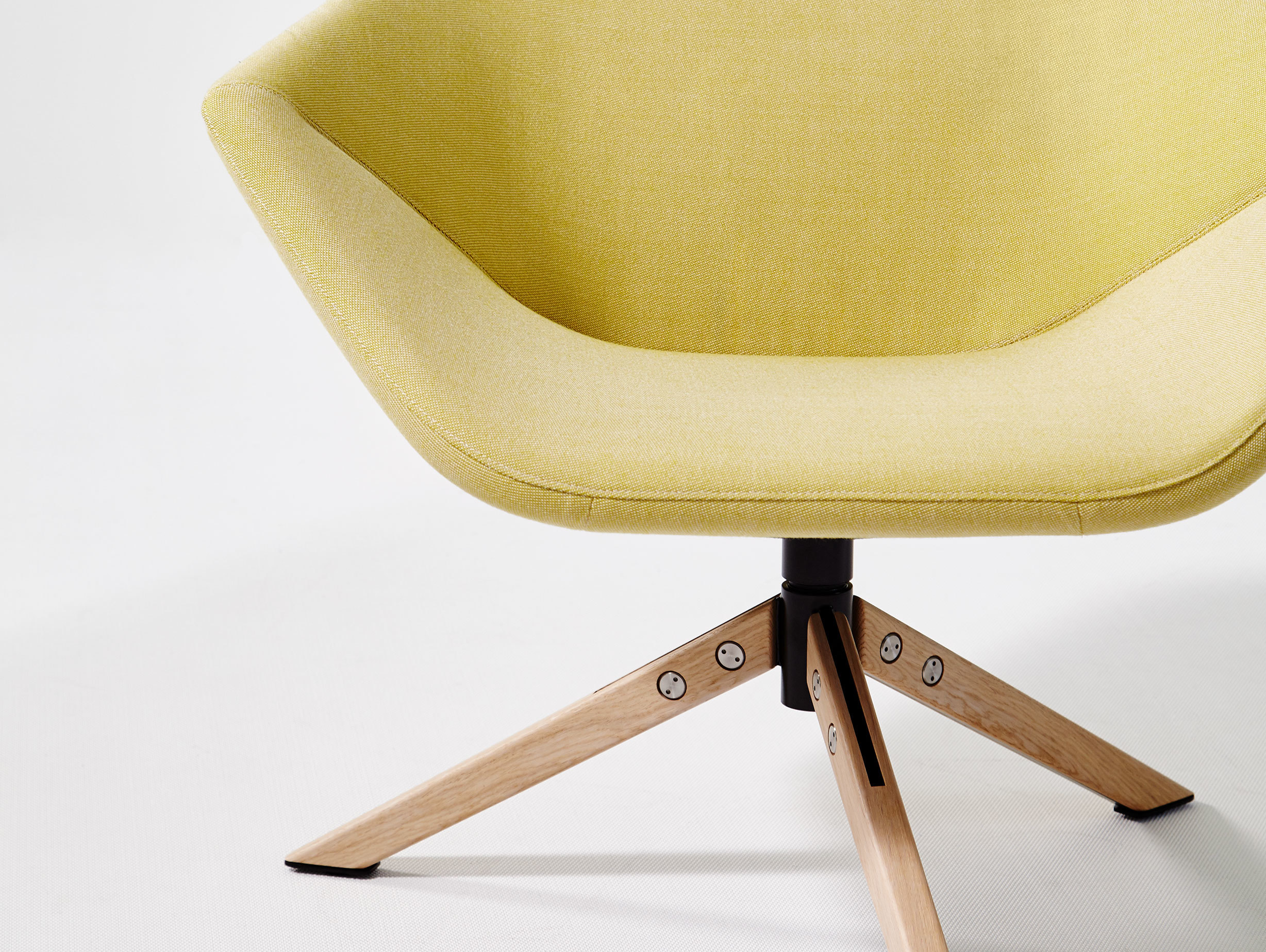 Montis Ella Chair Detail