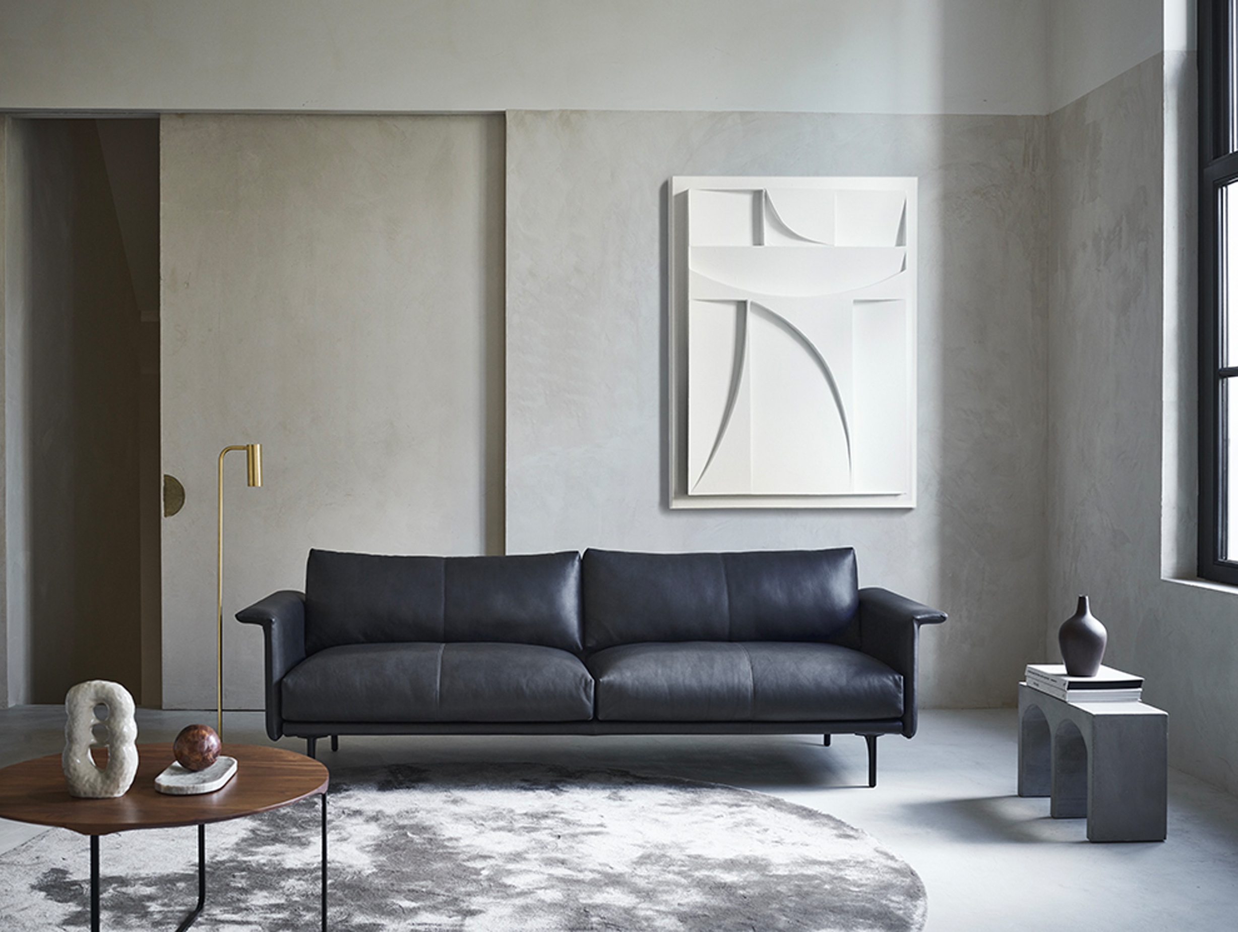 Montis otis 2 seater black leather ls