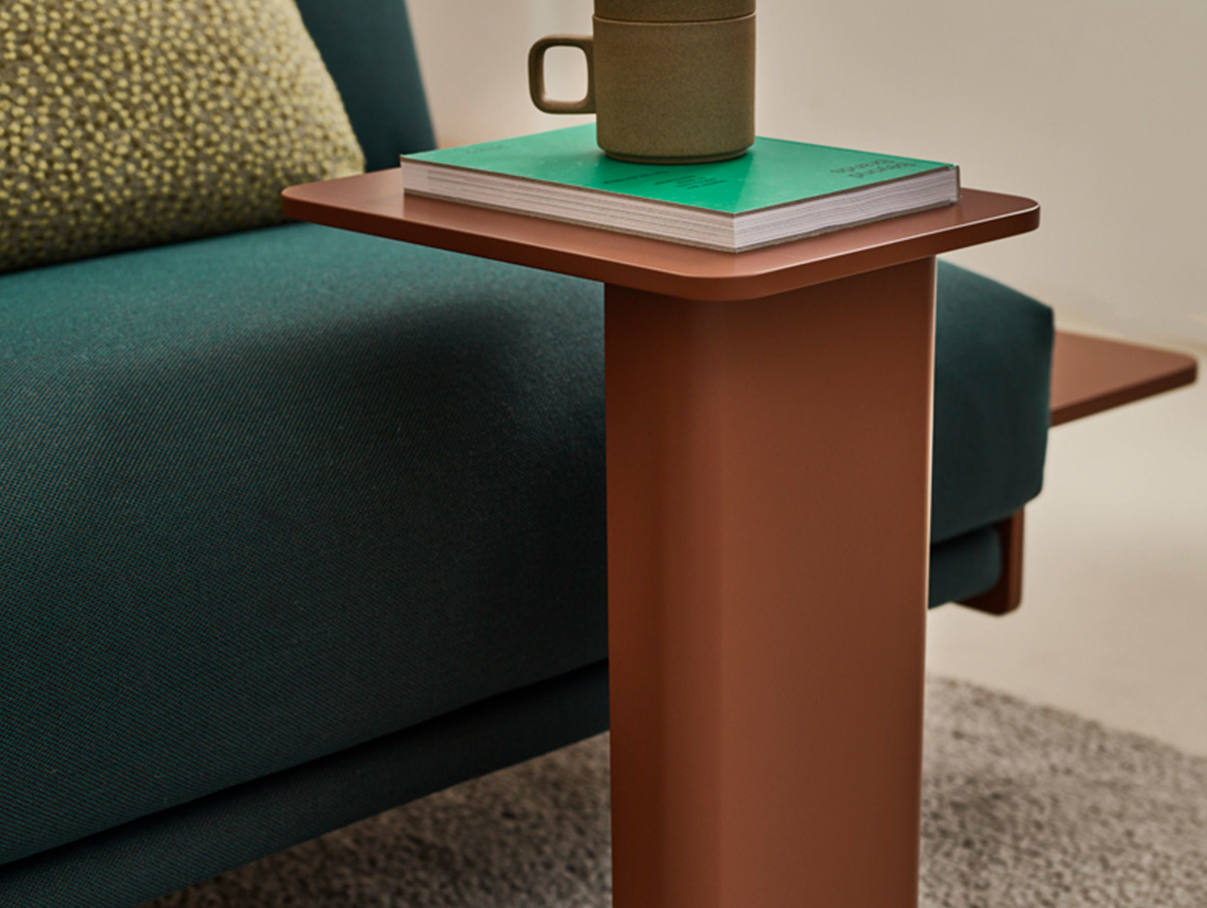 Montis otis side table story 4