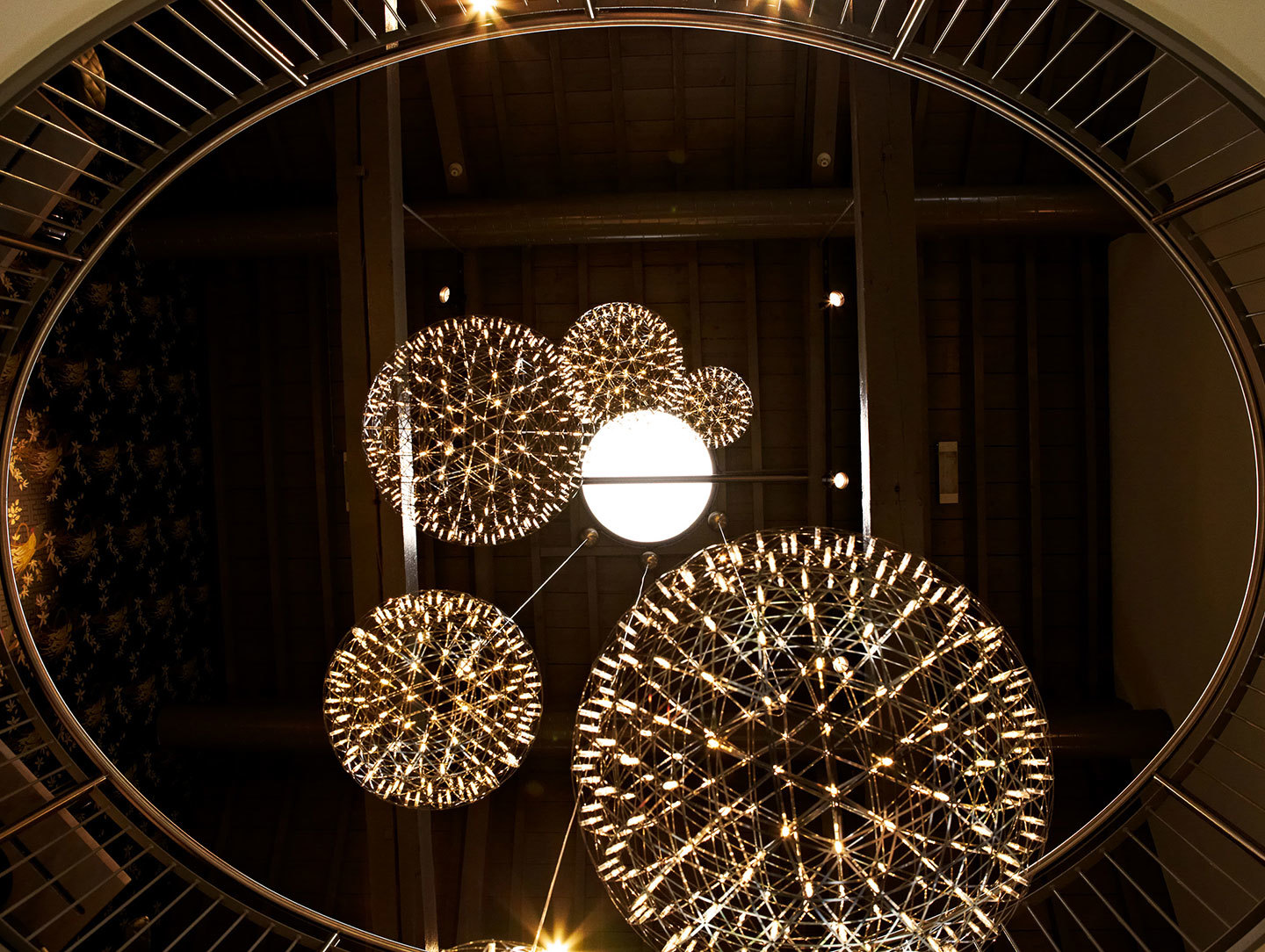Moooi Raimond Pendant Light Installation Raimond Puts
