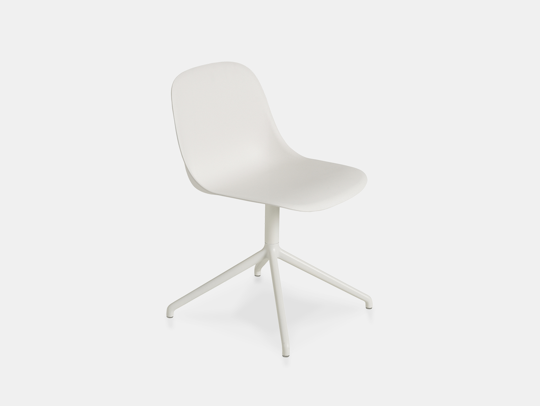 Muuto fiber swivel side chair white